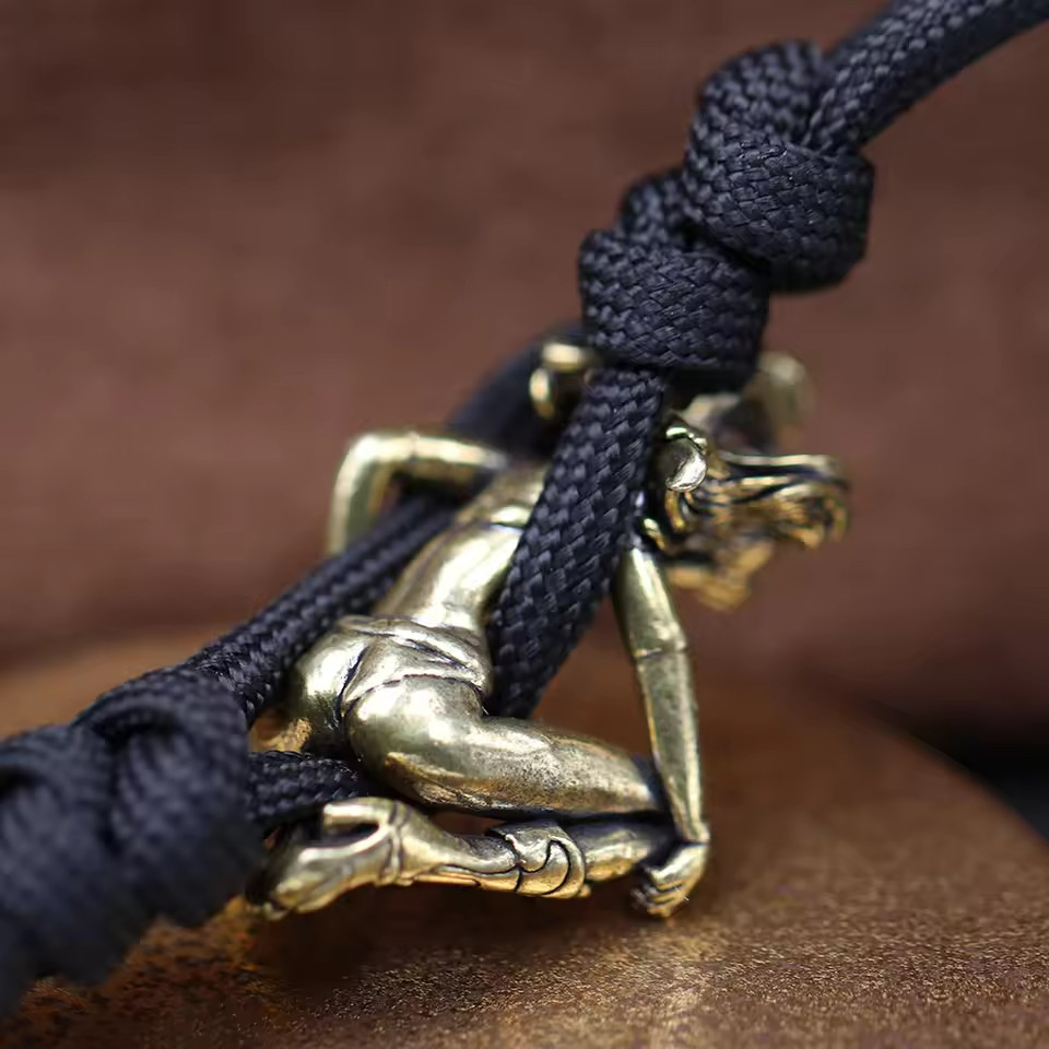 2PCS Vintage Brass Beauty Girl Knife Beads EDC Paracord Lanyard DIY Rope Pendant