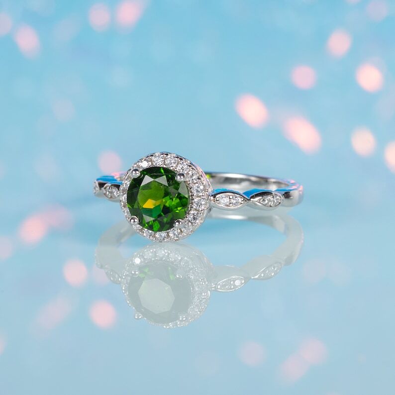 Vintage Chrome Diopside Gemstone 925 Sterling Silver Halo Engagement Ring