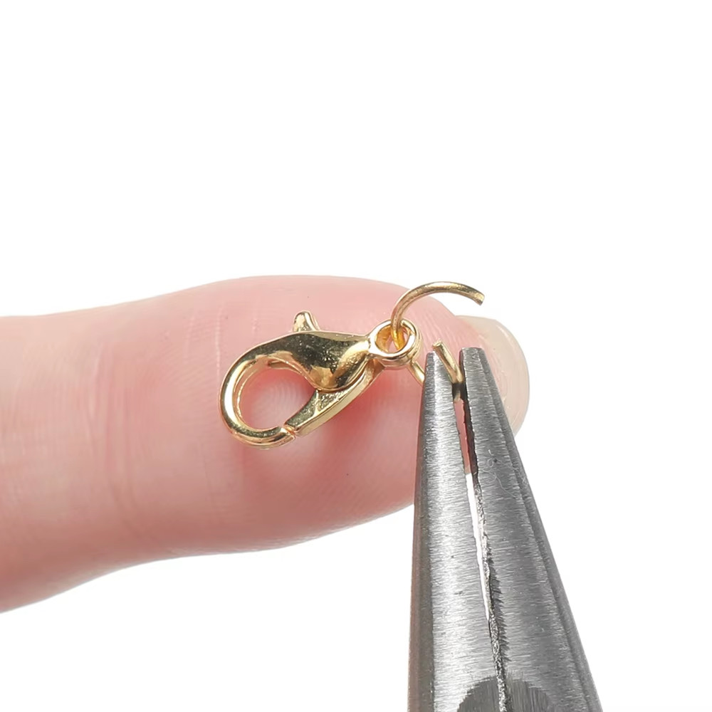 930Pcs/Box Jewelry Findings Kits Open Jump Rings Lobster Clasps Hooks Pliers Twe