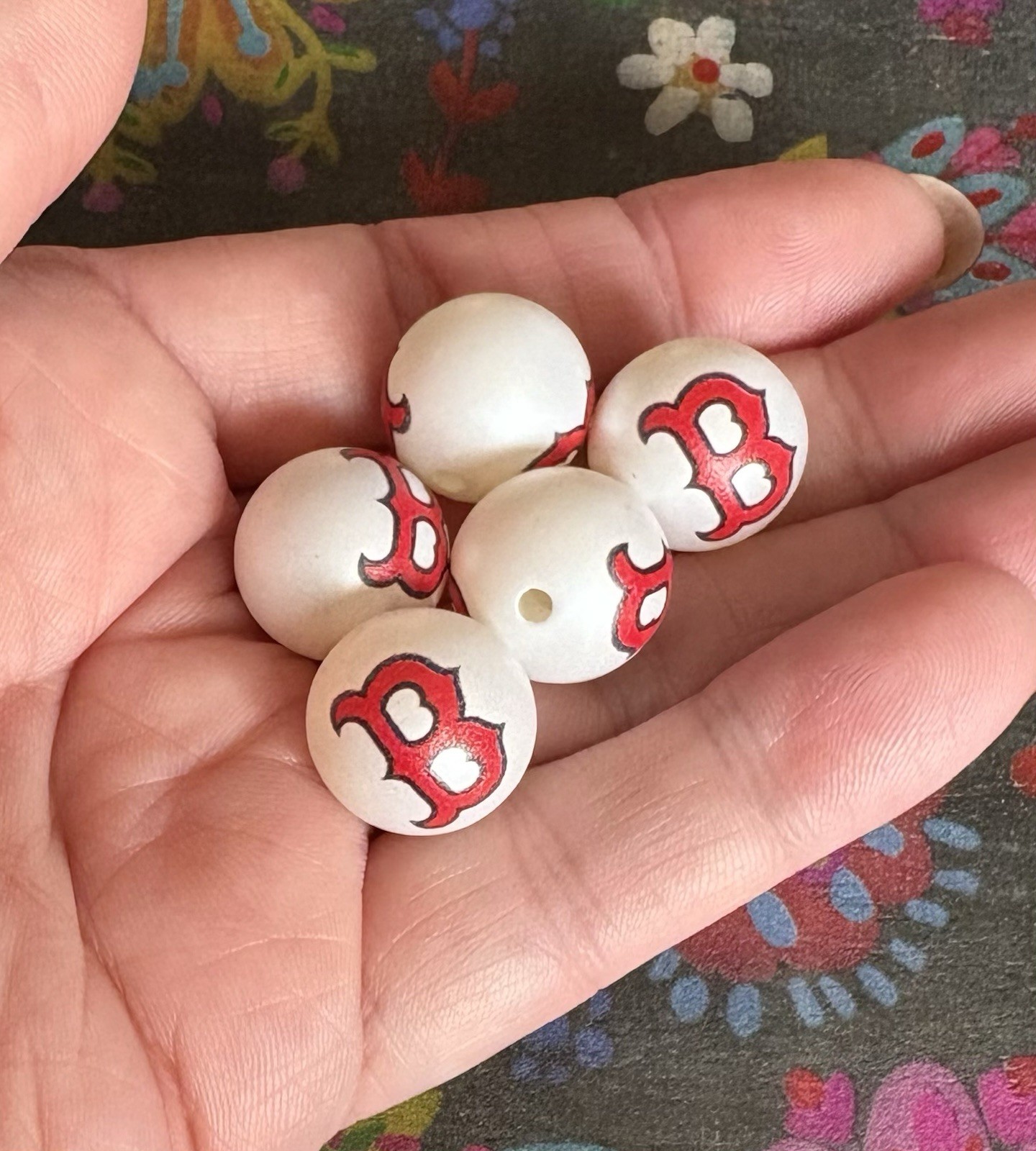 5 Piece BOSTON Baseball Team Acrylic Focal Beads 16mm NEW Sports Style 1