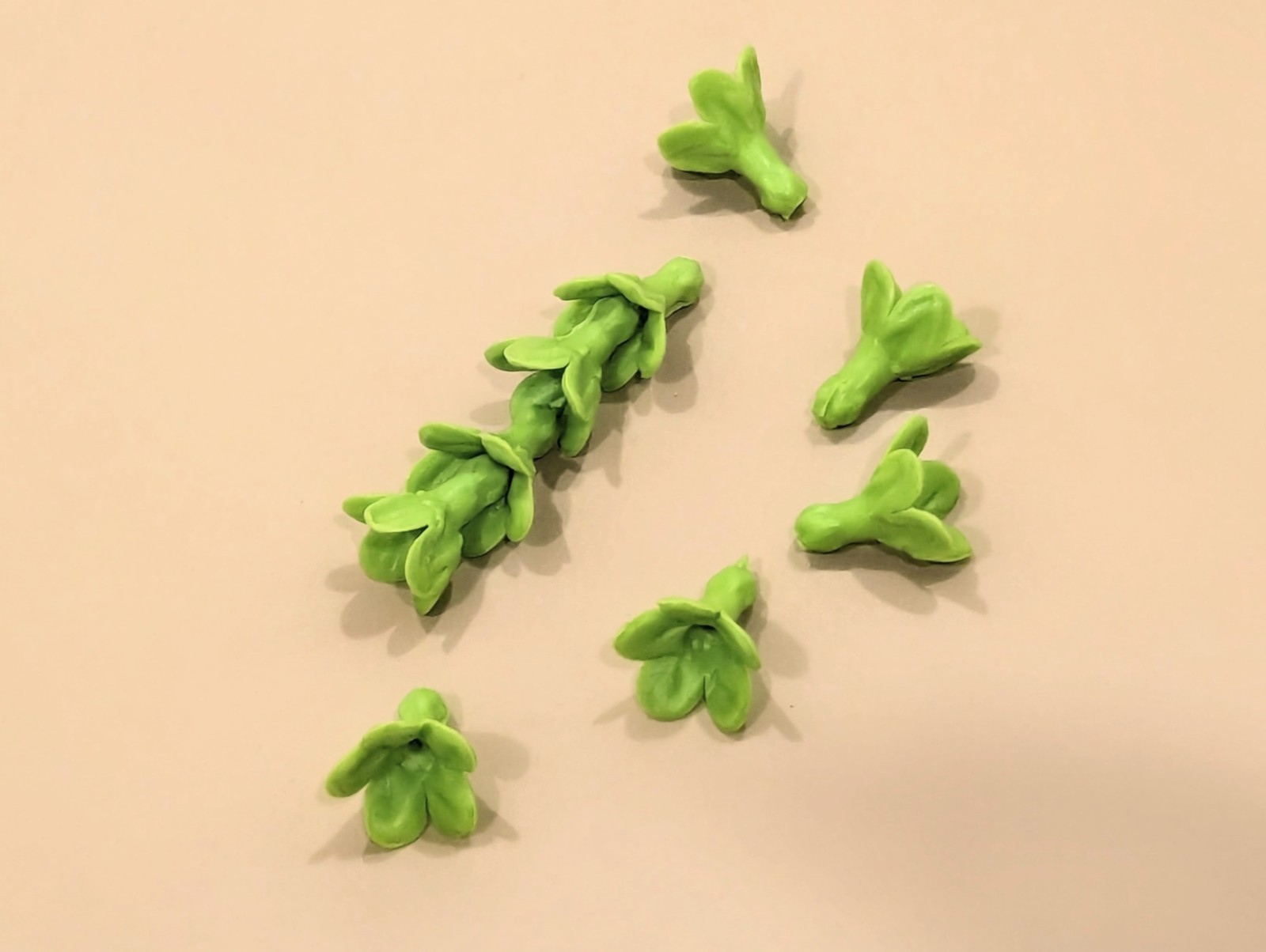 Pakalana/Cowslip Creeper Clay Flowers Beads for Jewelry, Lei Making – Green