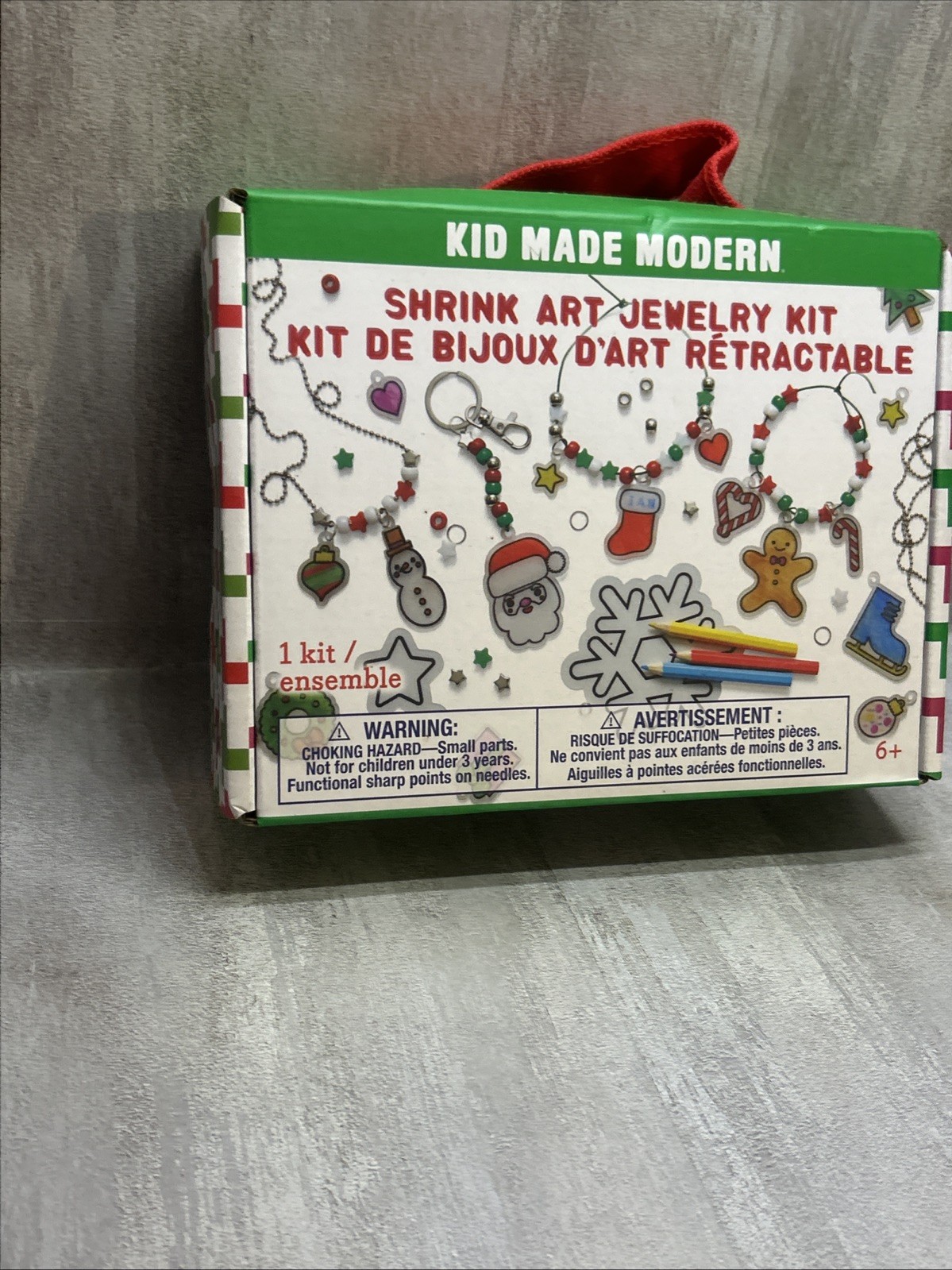 Kid Made Modern – Shrink Art Jewelry Kit – Christmas – Charms & Accessories /A29