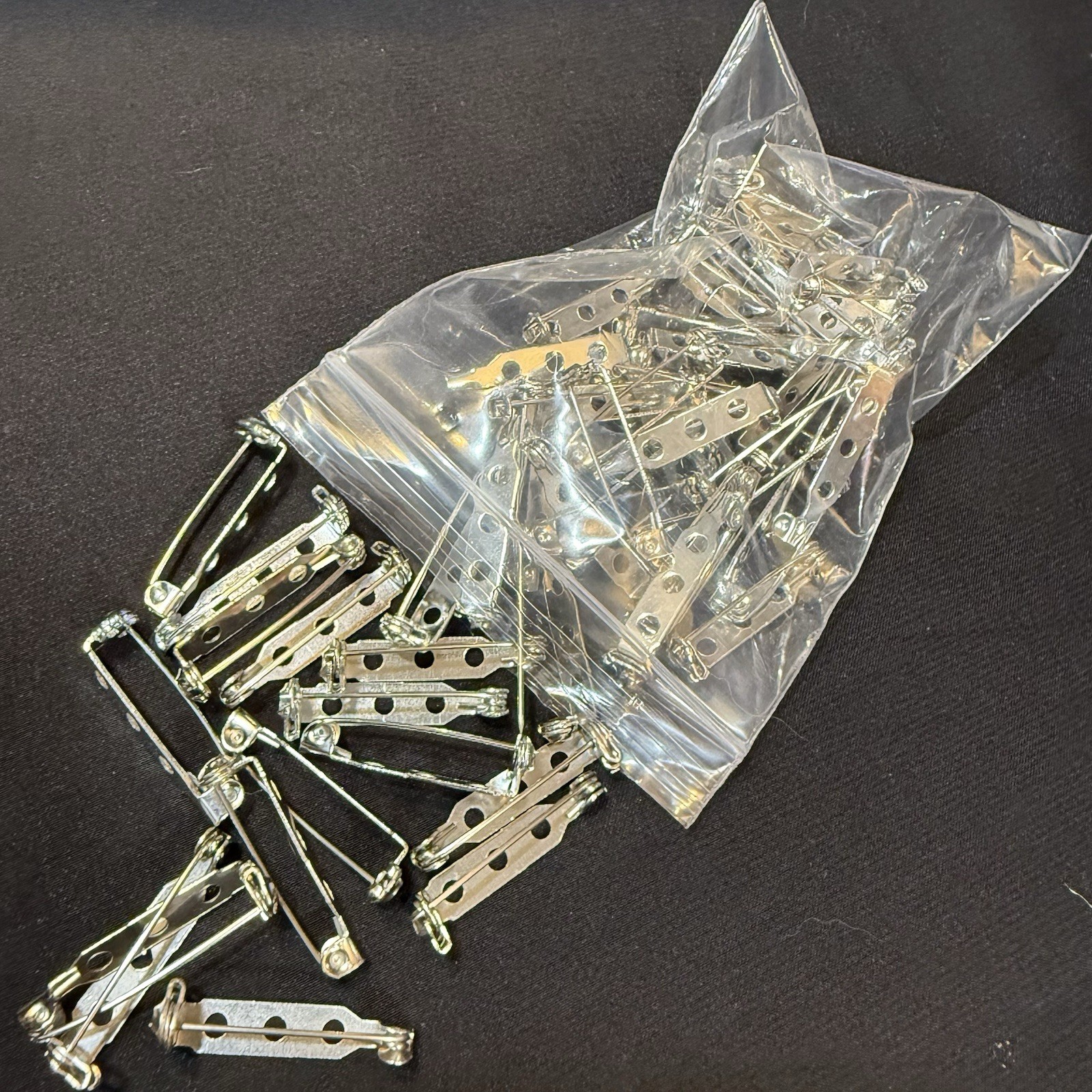 50pcs Silver 1” Or 25mm Pin Backs Brooch Locking Bar Findings 3 Hole : Badge Tag