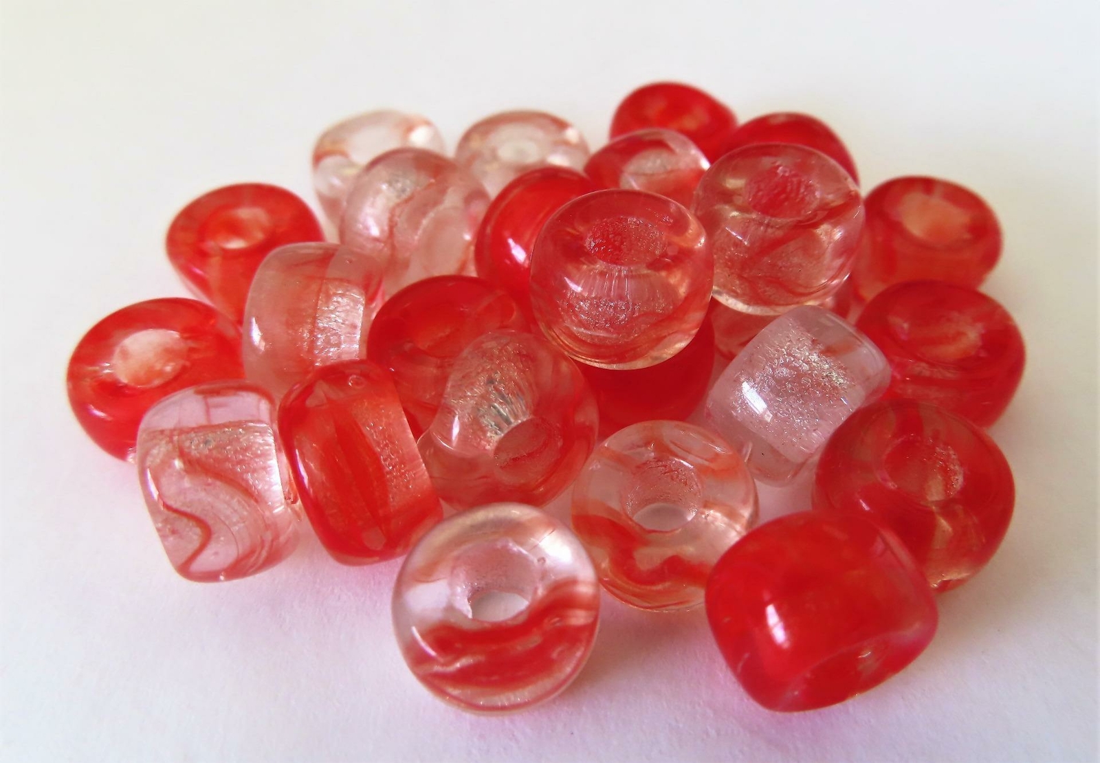 25 5 x 9 mm Czech Glass Crow Beads: Crystal/Red
