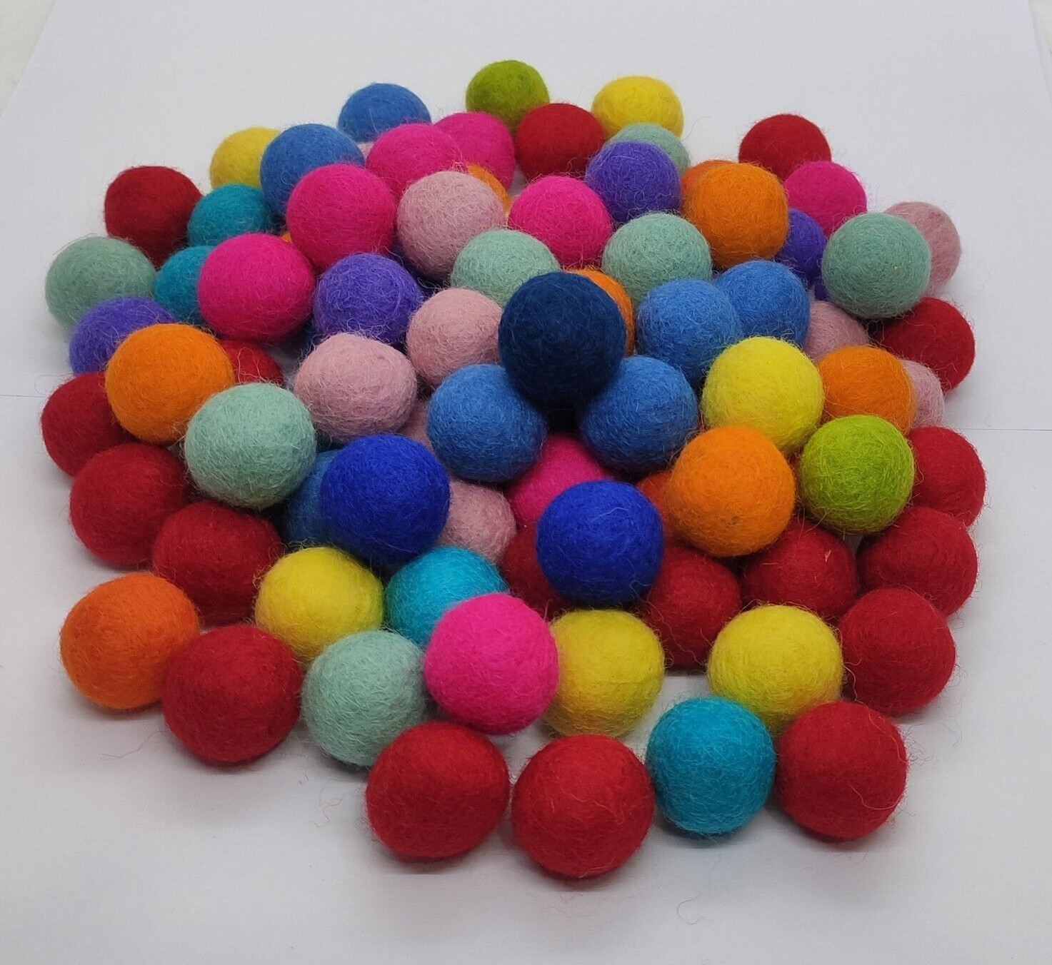 1 cm, 1050 Pom Pom felt balls 15 colors Lot Nursery garland making beads