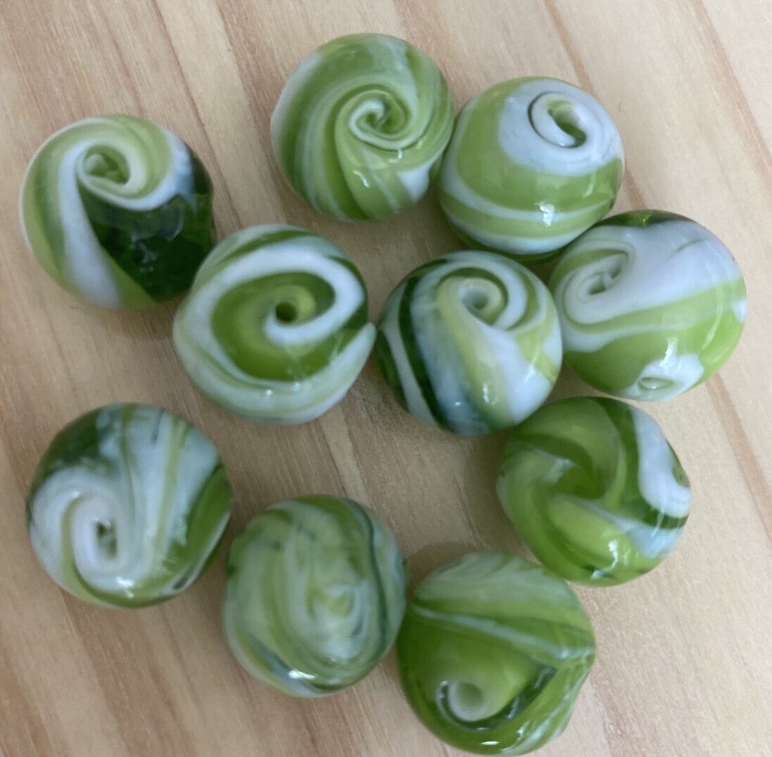 10 PERIDOT GREEN WHITE SWIRL ROUND LAMPWORK GLASS BEADS Approx 15mm, DIY