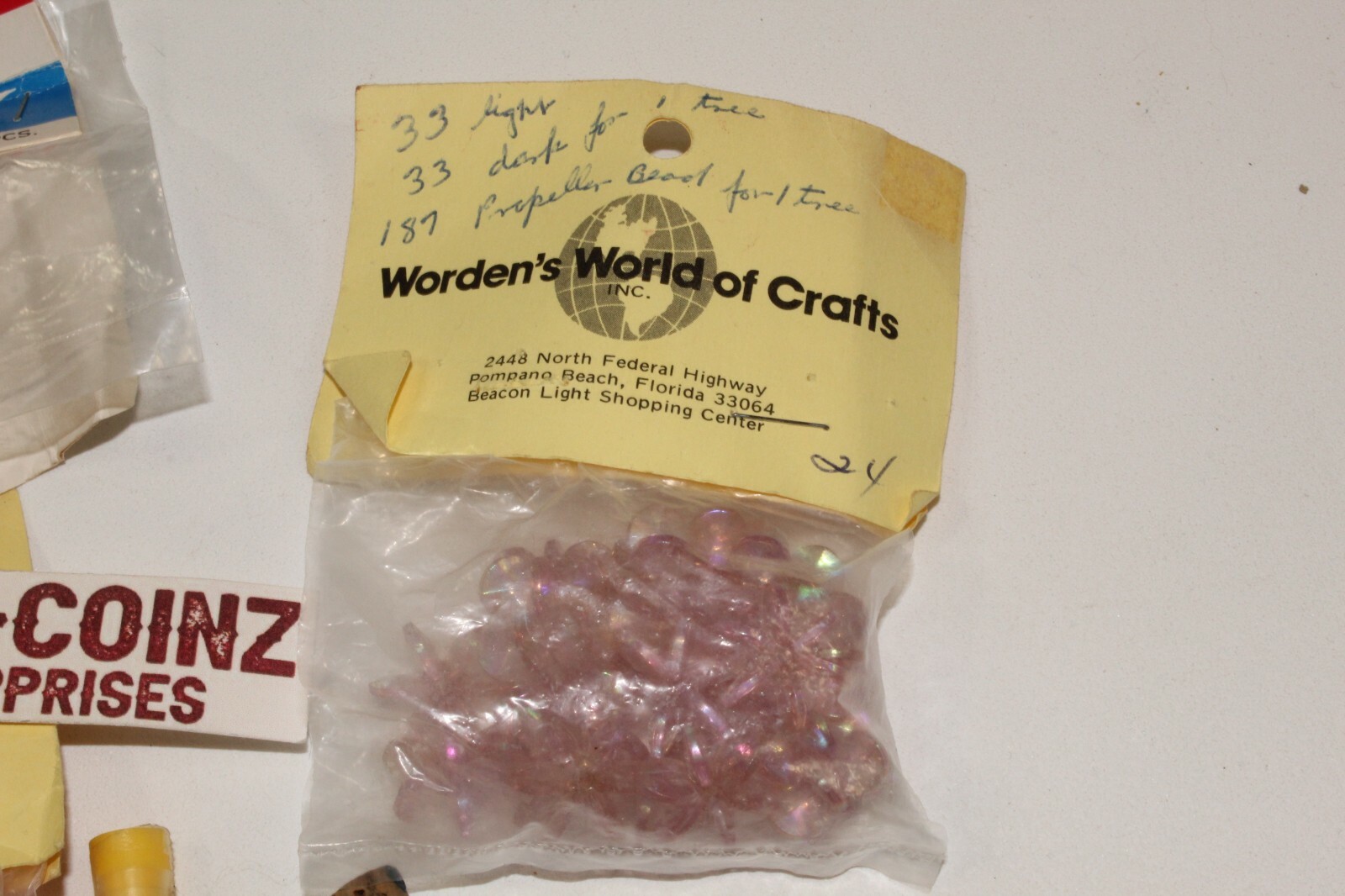 VINTAGE PACKAGED OLD STYLE DECRATIVE BEADS VARIETY SET UNKNOWN AMOUNT