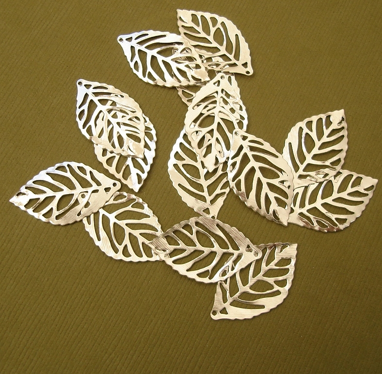 Leaf Pendant Drop Connector Metal Base Bright Silver Plated – 20pcs.