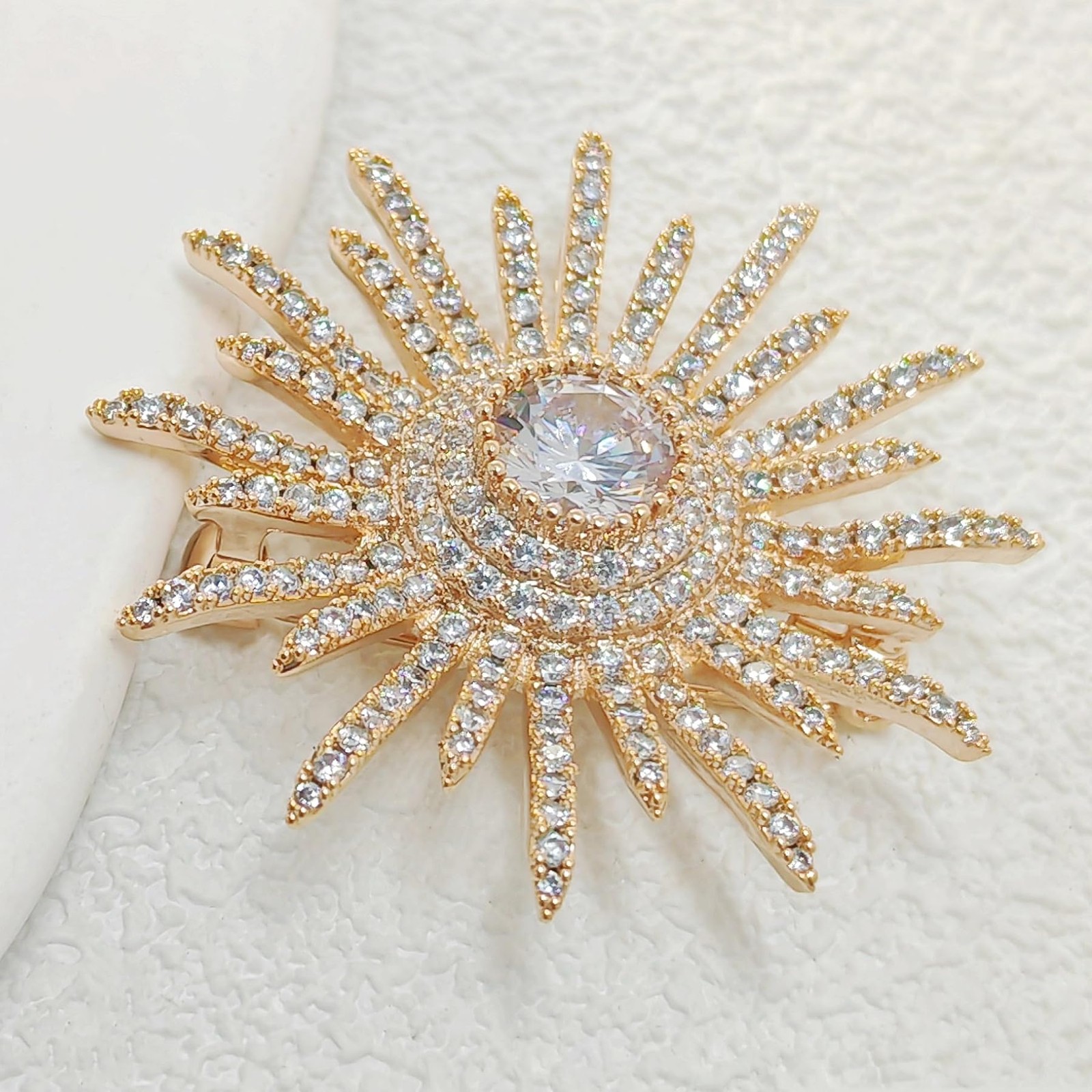 Shinny Gold Tone Micro Pave CZ Round Starburst Pin Brooches Collar Lapel Atomic