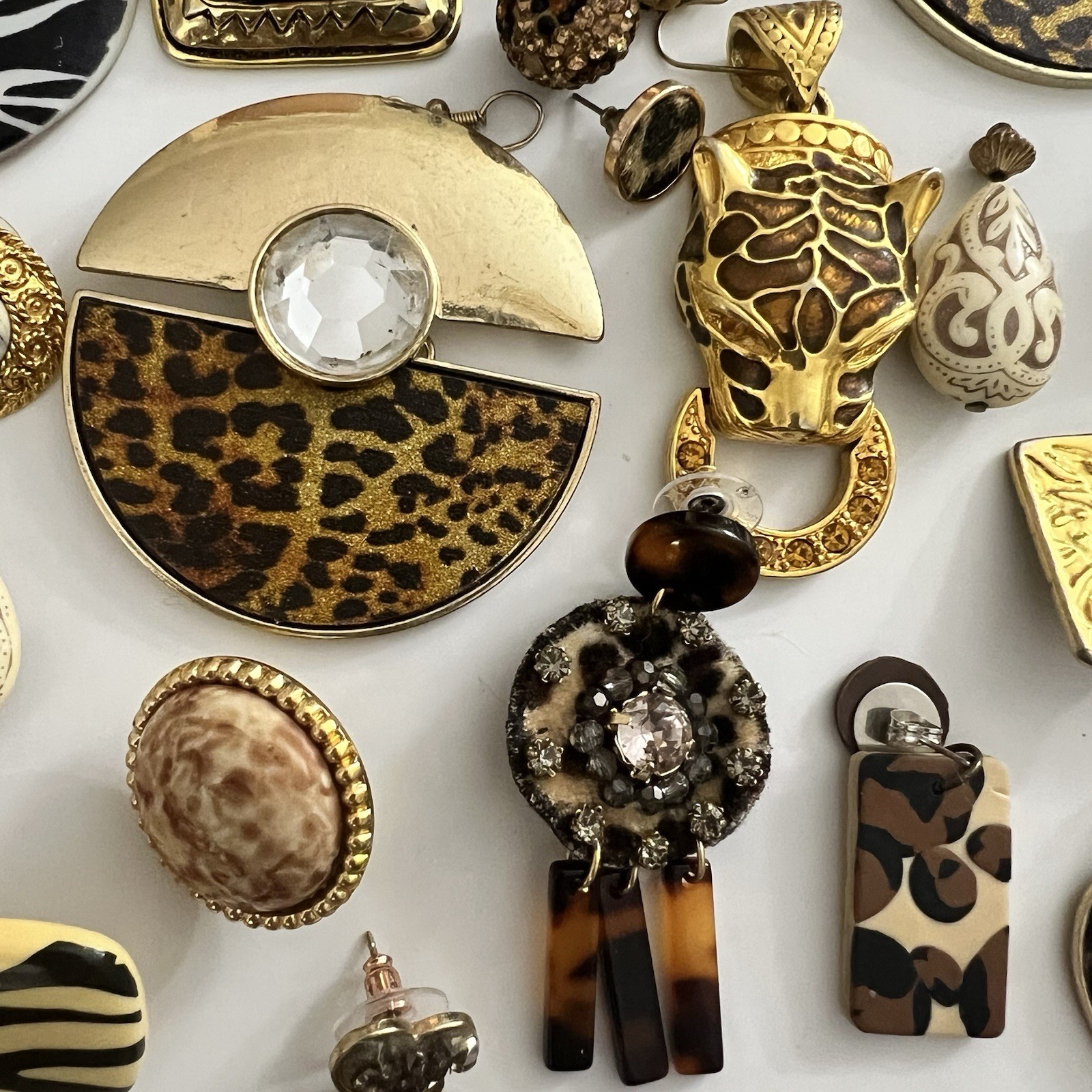 25 Pcs Animals/safari/Jungle Jewelry Parts Craft Lot– Mixed Media & Assemblage