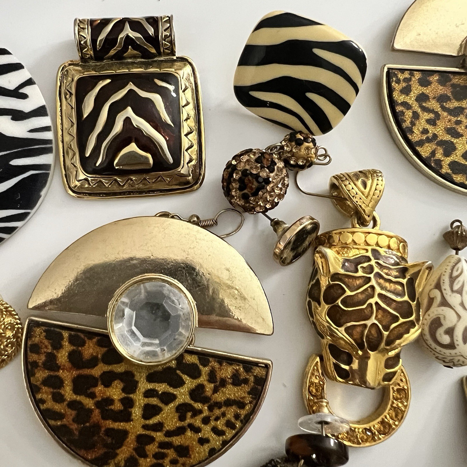 25 Pcs Animals/safari/Jungle Jewelry Parts Craft Lot– Mixed Media & Assemblage