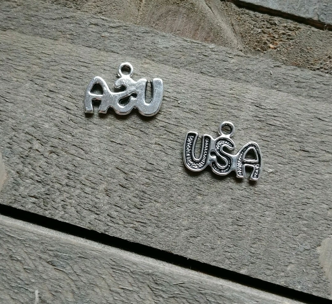 2 USA Charms United States of America Pendants Antiqued Silver Word Findings