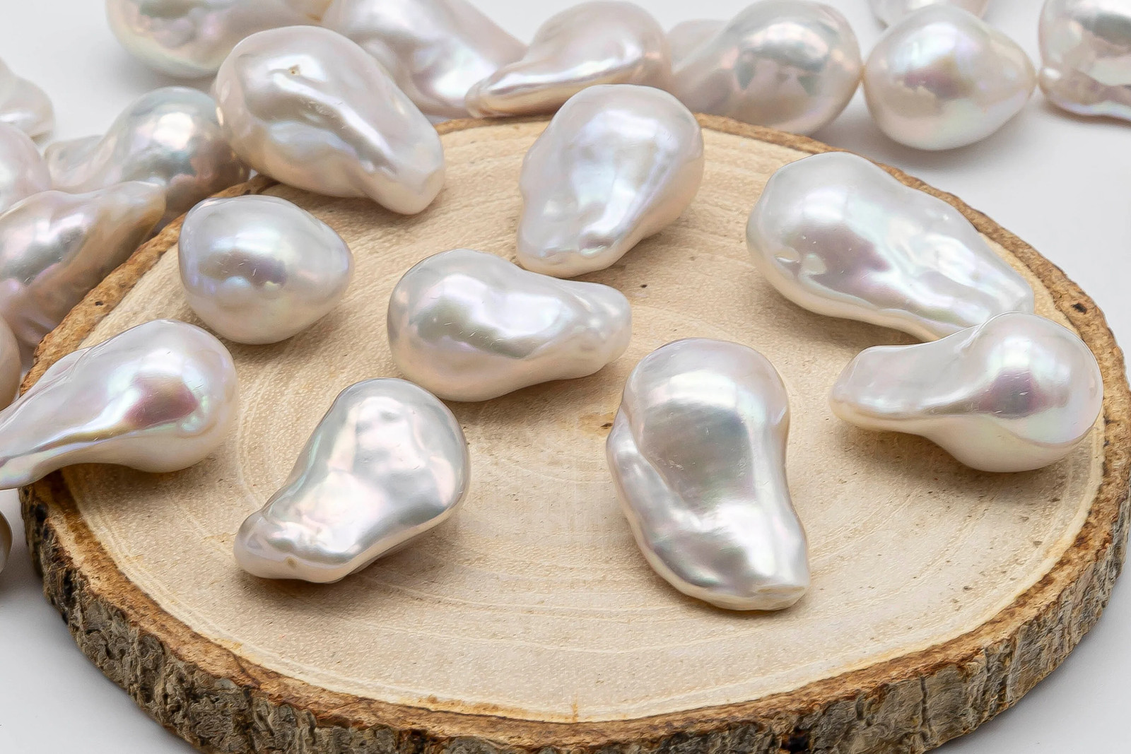 16-17mm Loose Single Piece Baroque Pearl in Large Size Undrilled with Amazing L