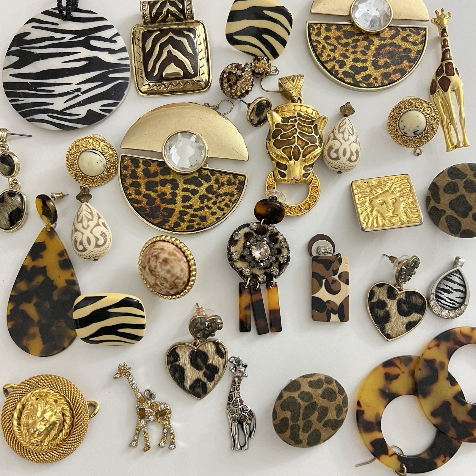 25 Pcs Animals/safari/Jungle Jewelry Parts Craft Lot– Mixed Media & Assemblage