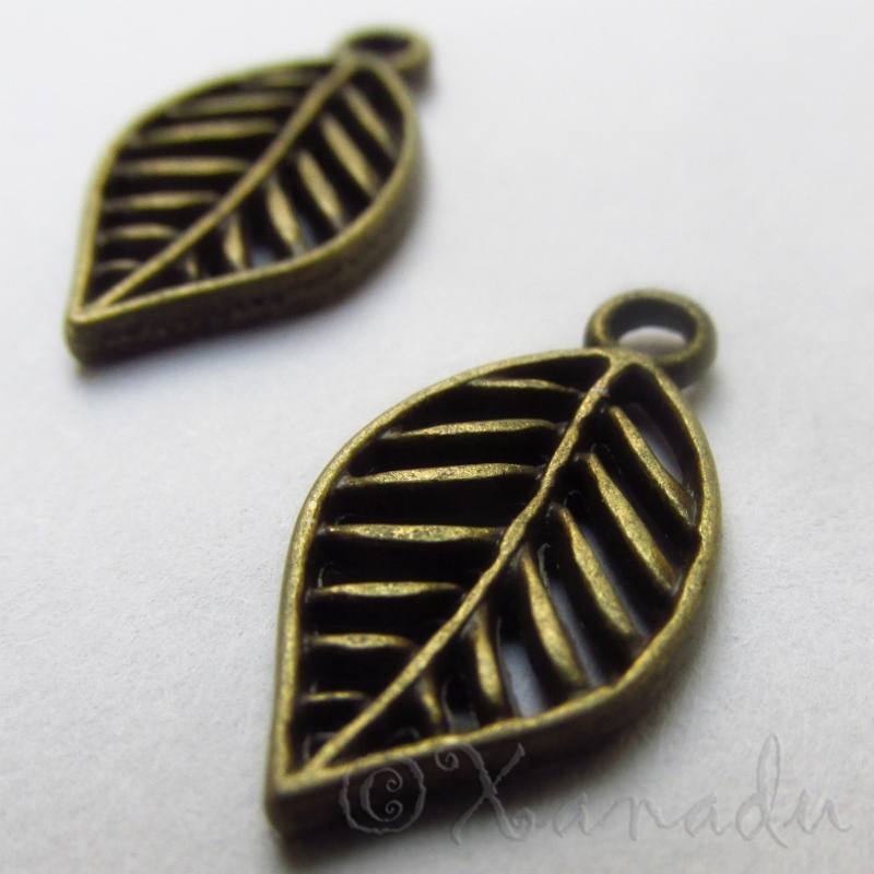 Autumn Leaf Wholesale Antiqued Bronze Charm Pendants C0450 – 20, 50 Or 100PCs