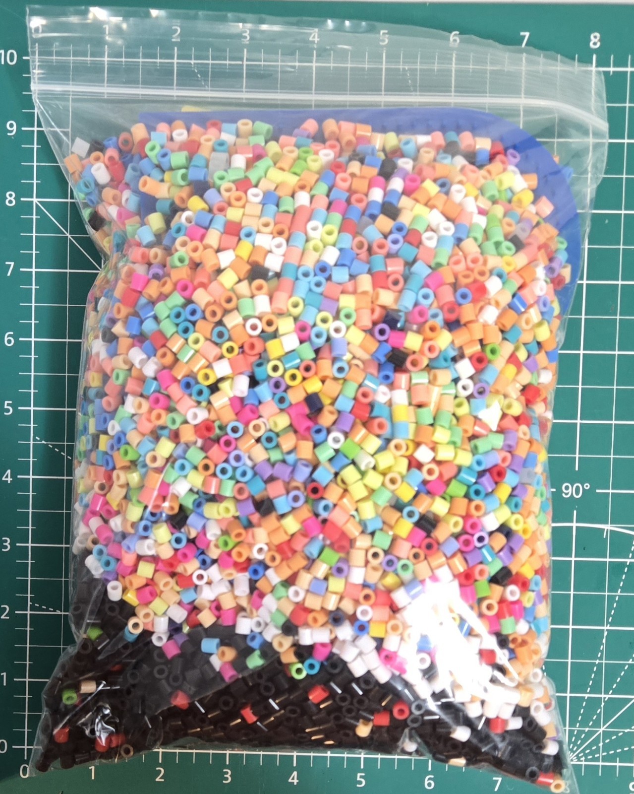 Perler Beads Assorted Multicolor 1lb 5oz (Maybe Approx. 1 Gorillion Pieces!!!)
