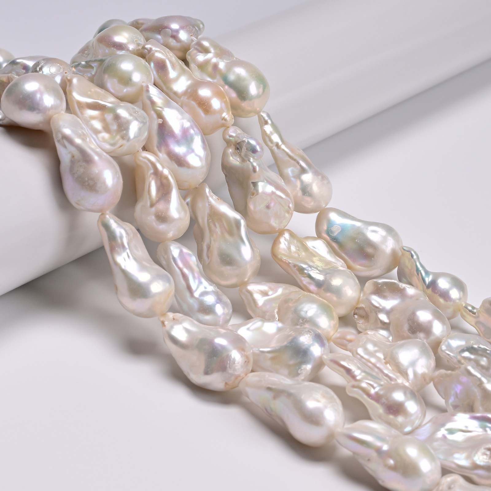 White Fresh Water Pearl Baroque Shape Beads 13-15×18-23mm 15-20×18-28mm 16″ Strd