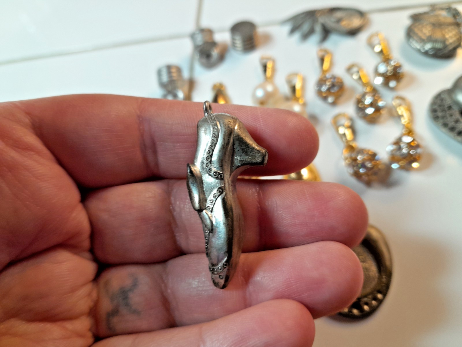 Vintage Metal bits for Jewelry Mixed Media LOT Golf Oyster Purse Charm Pendant