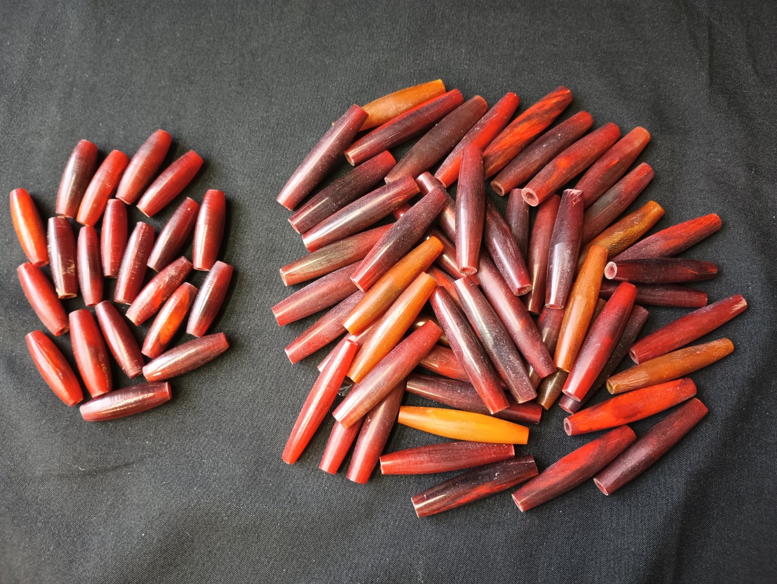 Mixed LOT of 180 Amber/Red/Black Buffalo Horn Hairpipe Beads 1.5″, 1″, 0.5″ VTG