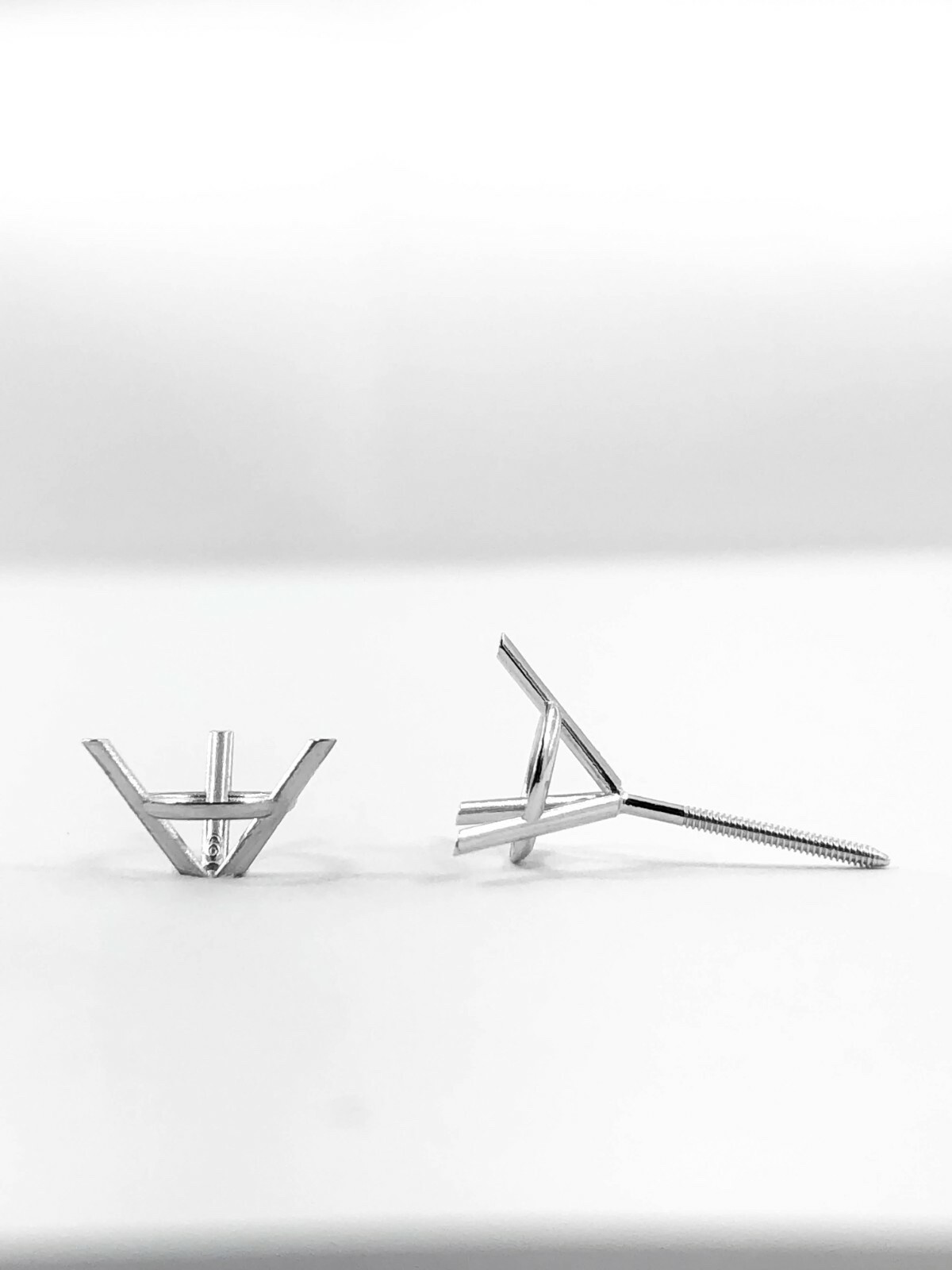 950 Platinum Stud Earring Finding Mounting Setting Round 3-Prong Martini Screw