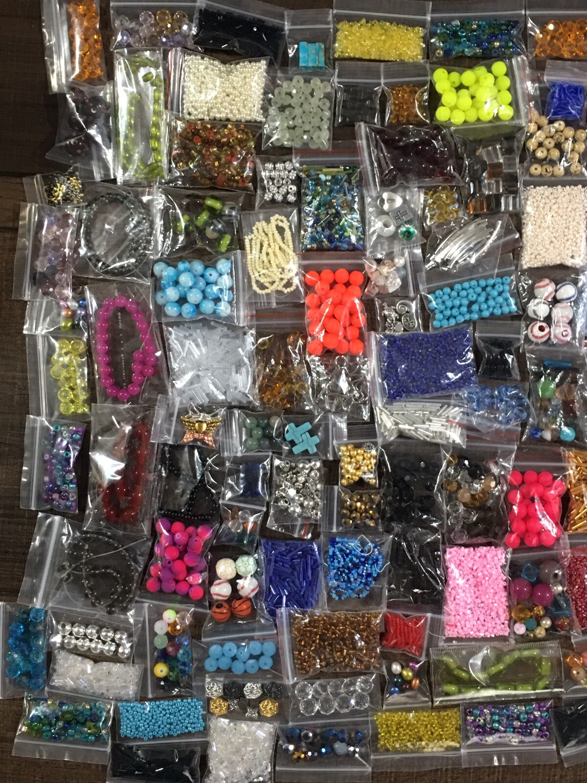 BEADS 40 Bag lot DIY Jewelry Making Supplies Loose Mixed Glass Acrylic Metal👑🐝
