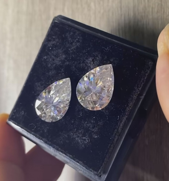 Natural Certified D Color White VVS1 Pear Cut 14×10 MM Diamond 2 Pcs