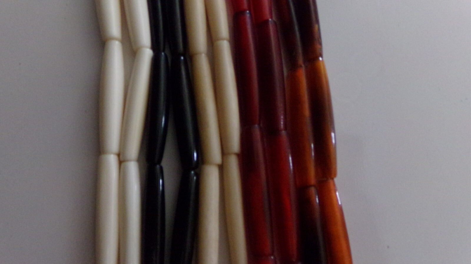 100 PCS 1.5″ WHITE, BLACK, “ANTIQUED”, RED, BROWN BUFFALO BONE HAIR PIPE BEADS