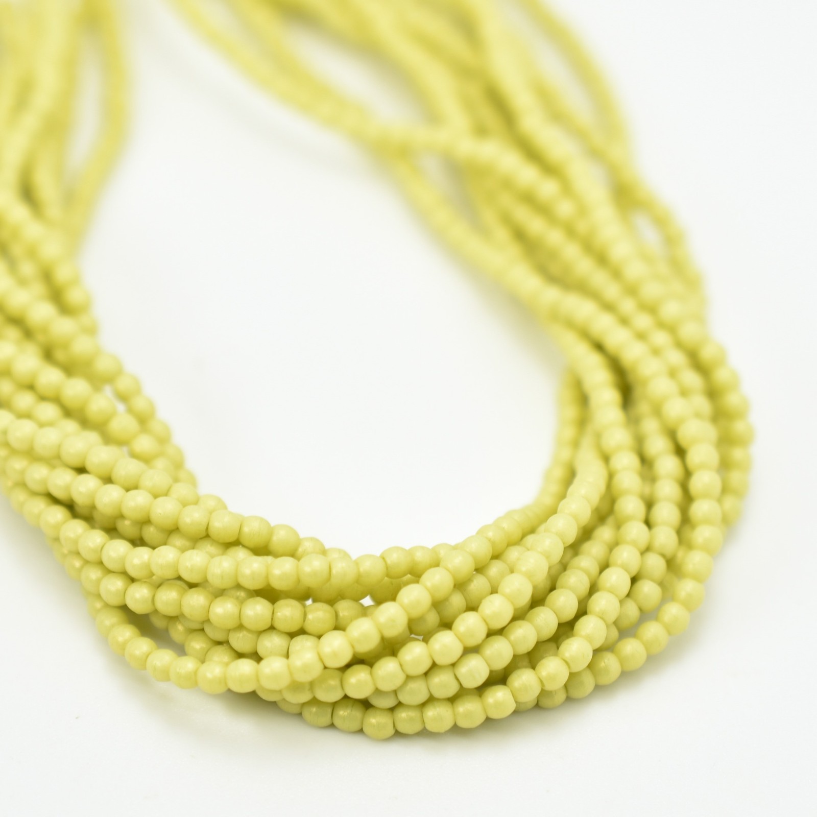 100 Beads – 2mm Druk – Pacifica Honeydew – Czech Glass Rounds