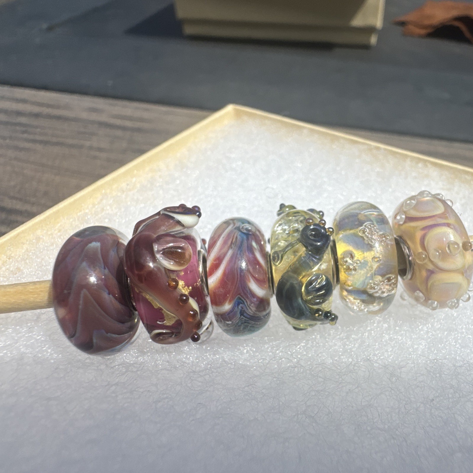 Authentic Elfbeads rare and retired 6 charm lot! Beautiful iridescent styles.