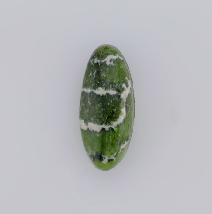 5 cts, Russian Chrome diopside cabochon