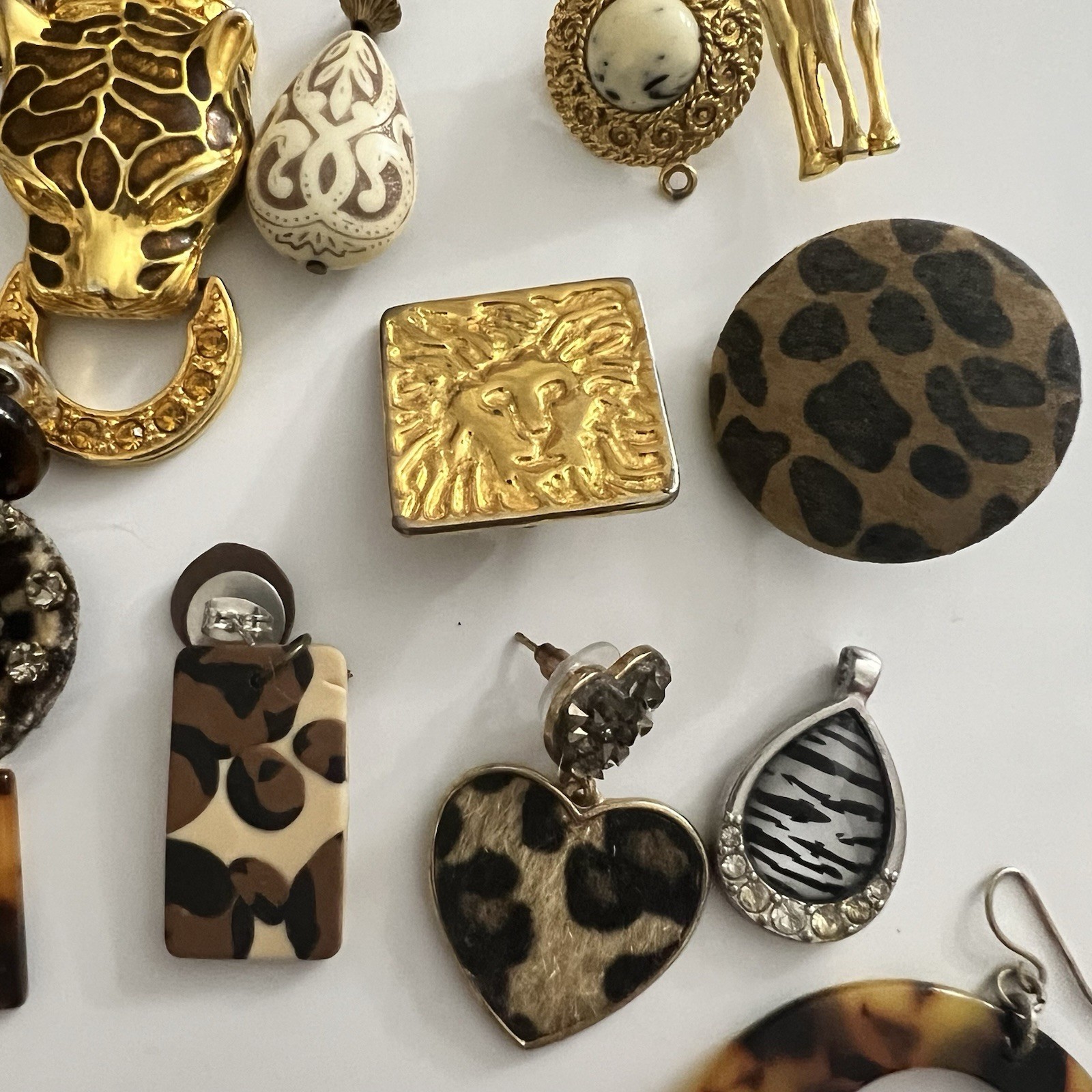 25 Pcs Animals/safari/Jungle Jewelry Parts Craft Lot– Mixed Media & Assemblage