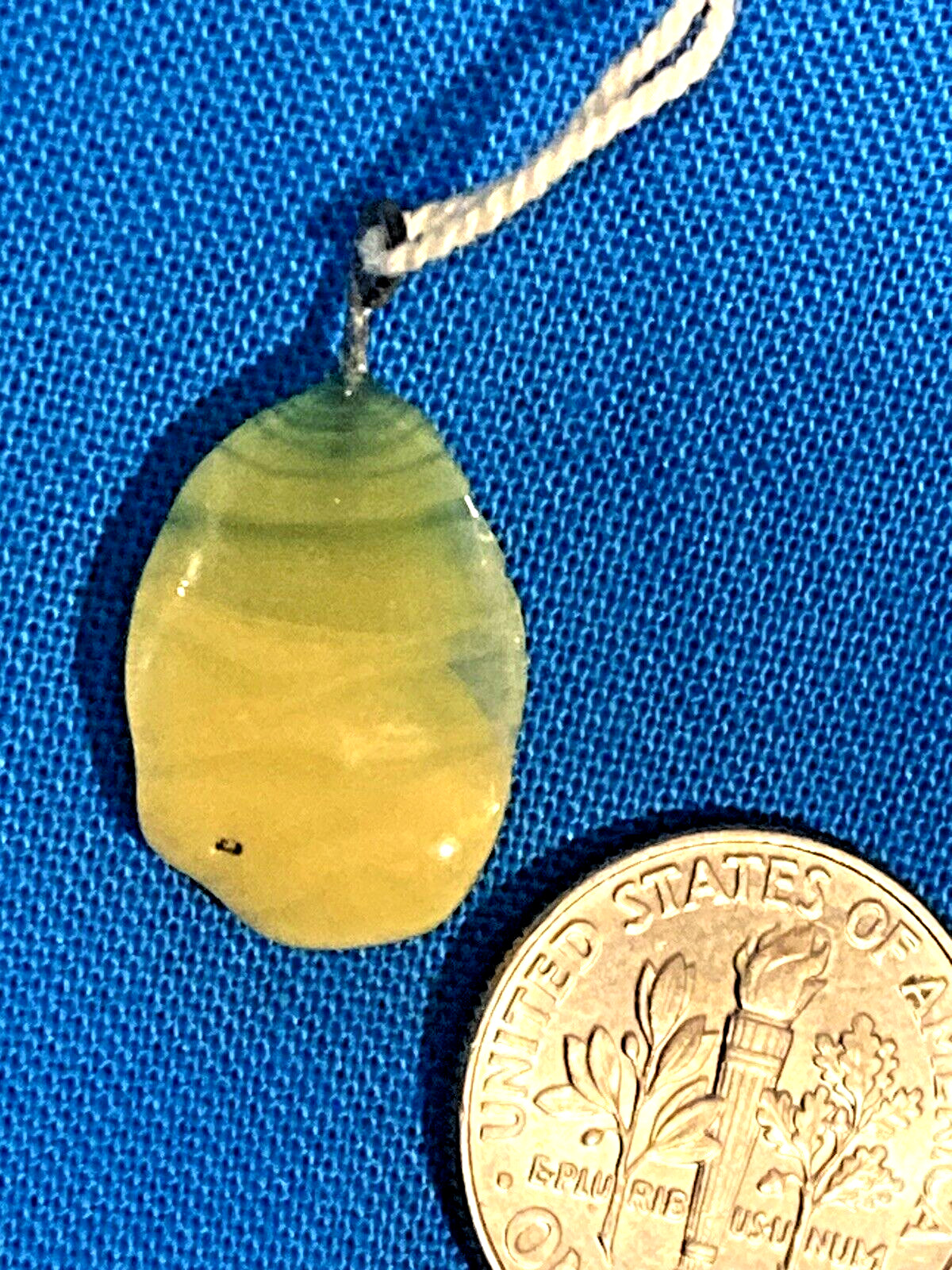RARE 1930-40’s JAPANESE CAMEO YELLOW/GREEN SWIRL UNKNOWN SHAPE CHARM NOS