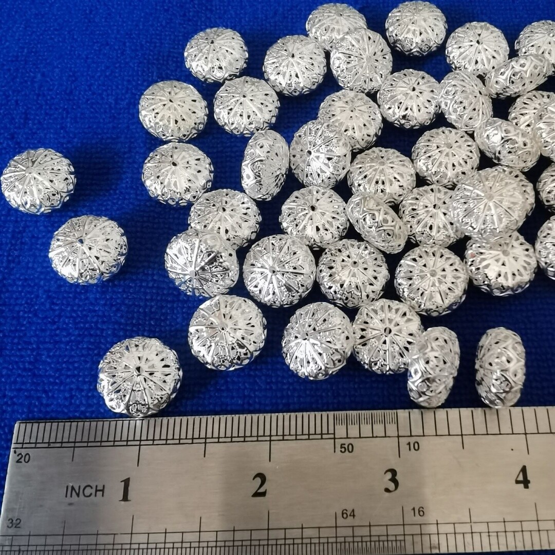 50PCS Bright Silver Metal Flat Round Hollow Filigree Beads 16x9mm