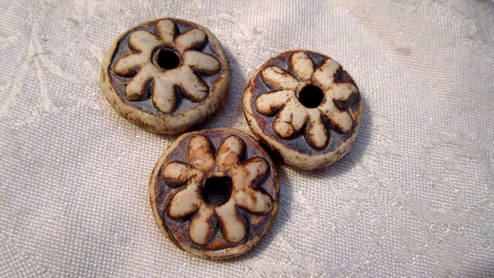 (3) VINTAGE Artisan STONEWARE UNGLAZED BUTTON BEADS Hippie FLOWER POWER DAISIES
