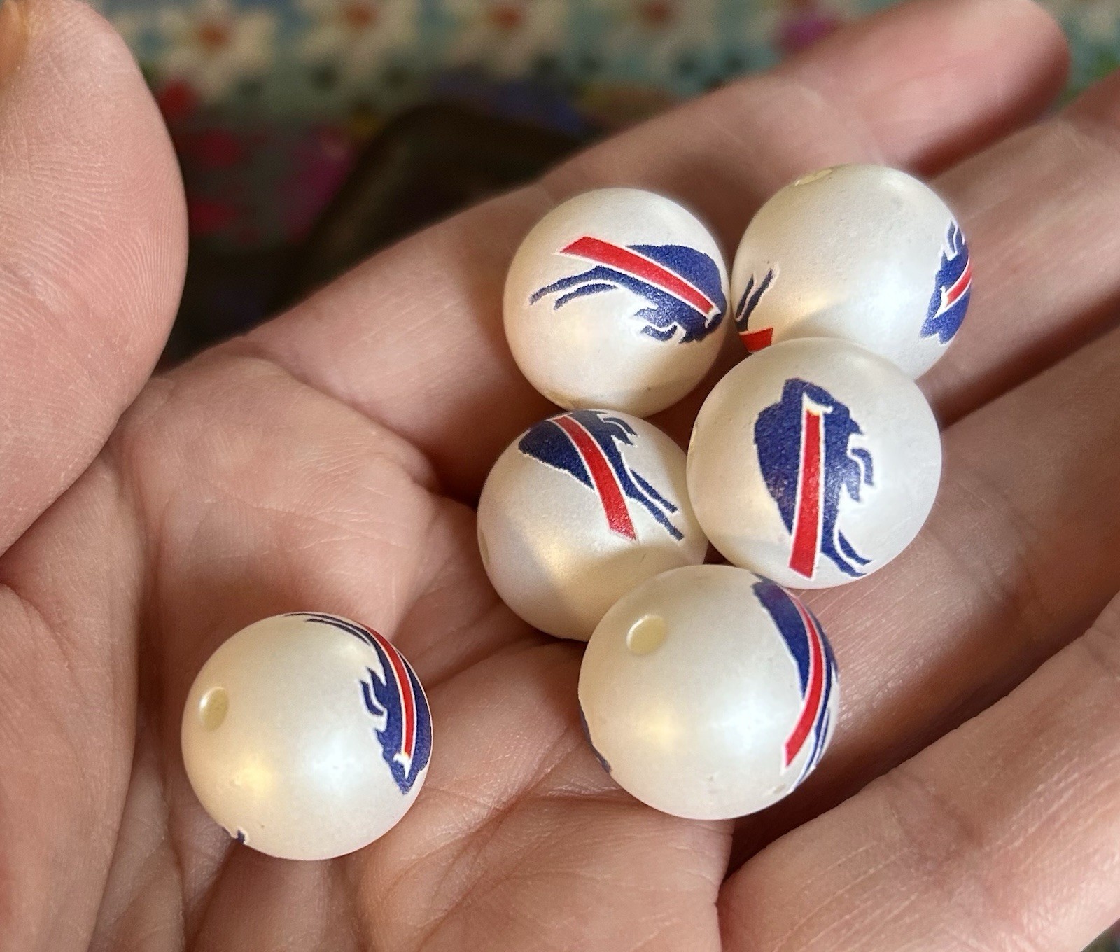 5 Piece Buffalo Bills Acrylic Focal Beads 16mm NEW Football Sports Team Beads