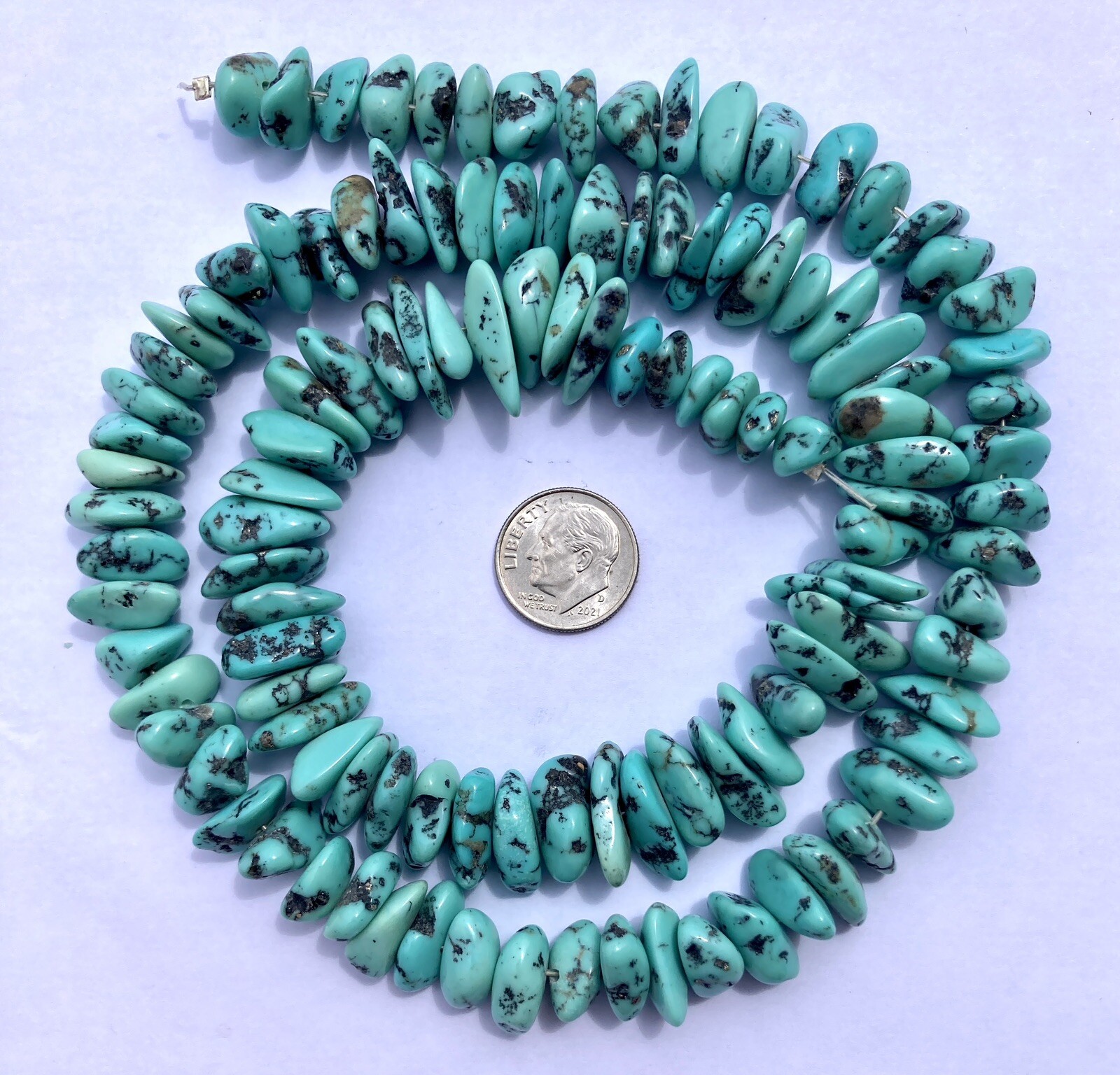 OLD STOCK NATURAL MORENCI TURQUOISE GRADUATED NUGGET BEADS 24″ STRAND 510 CARATS