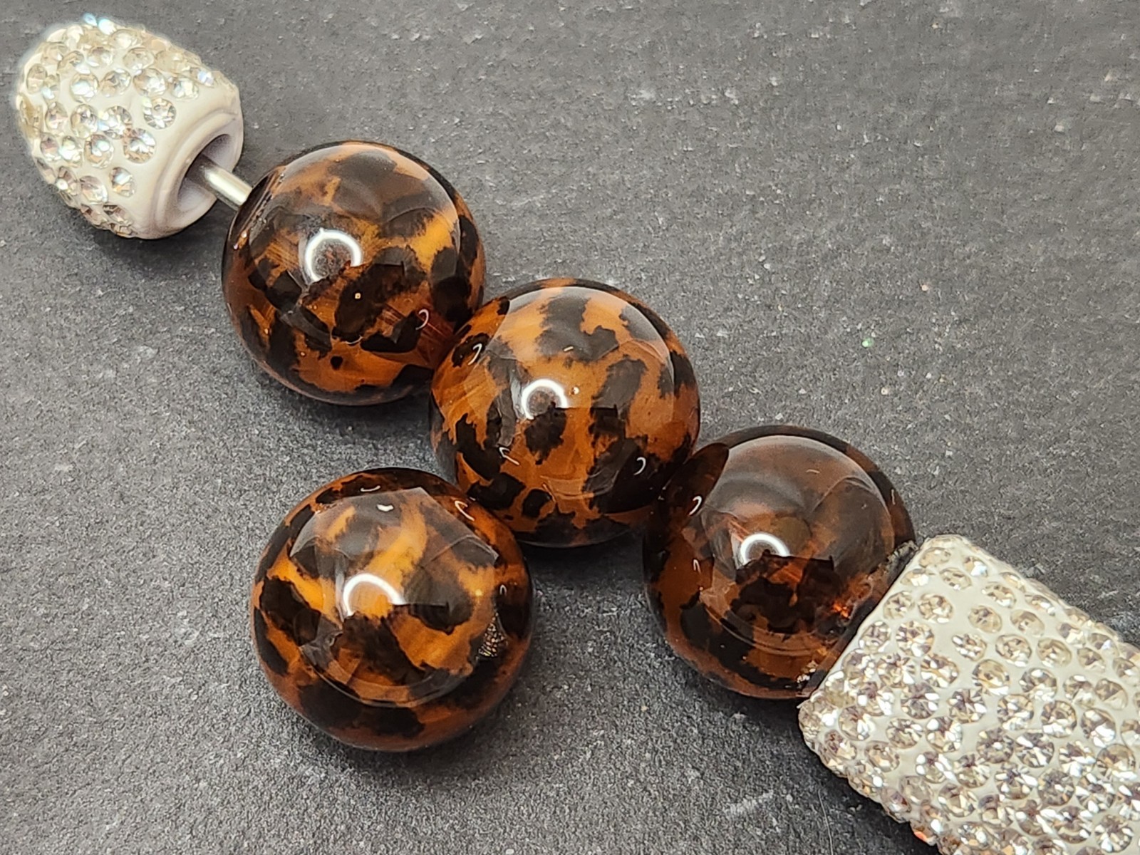 16mm Acrylic Beads – PRINTED ANIMAL DESIGNS – YOU PICK!! – Beadable DIY Pens