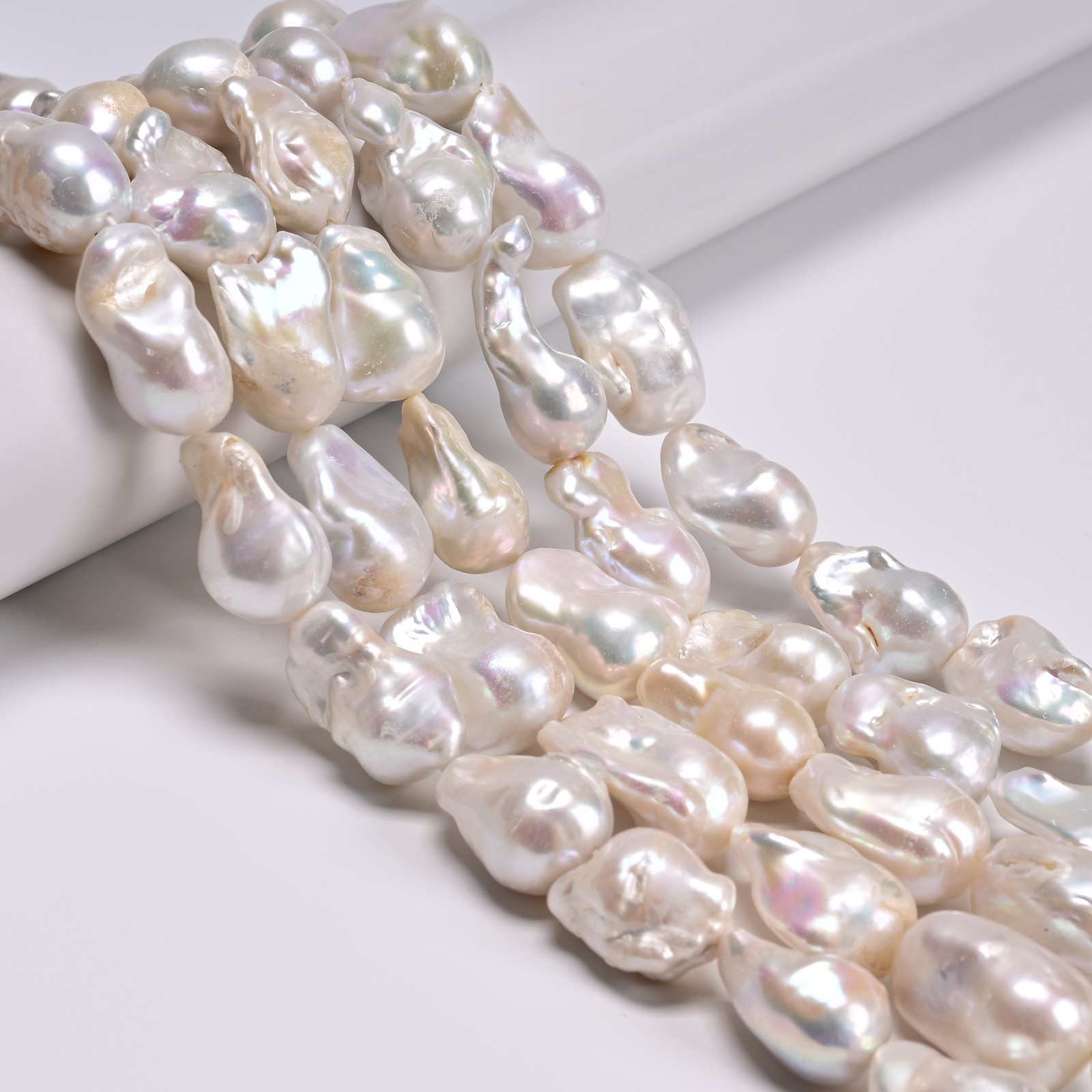 White Fresh Water Pearl Baroque Shape Beads 13-15×18-23mm 15-20×18-28mm 16″ Strd