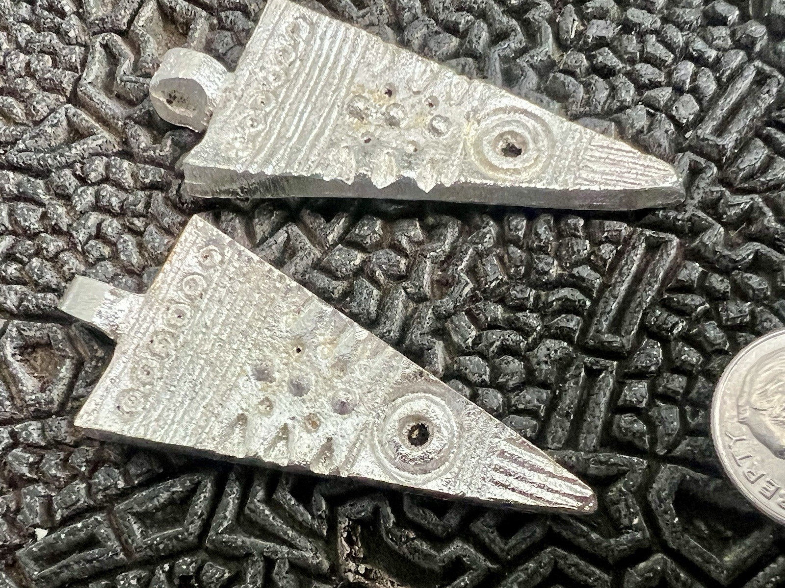 2 Pcs Vintage Arrowhead Arrow Bright Silver Tone Pendants Ro-Do Findings Making