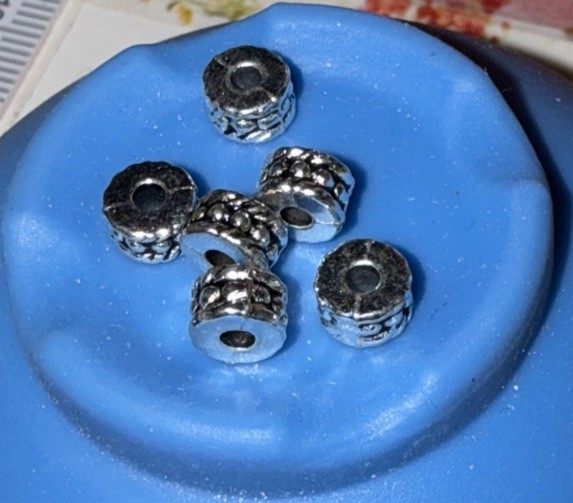 180(20” Strand) 5×3 Flat Round Pewter Beads Incised Design Czech Crystal Spacers
