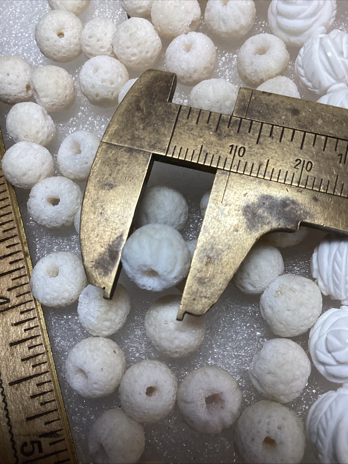 Lot Of Vintage White Coral Carved Beads 79 Grams China #78
