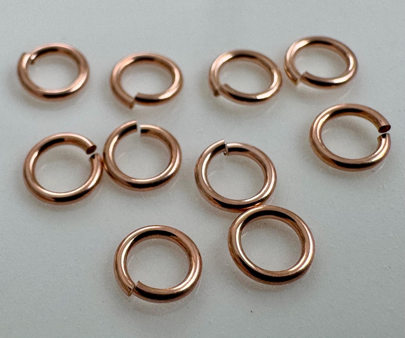 25 pcs- 4mm 22 Gauge Open Jump Rings Rose Gold Filled 14K (P4552)