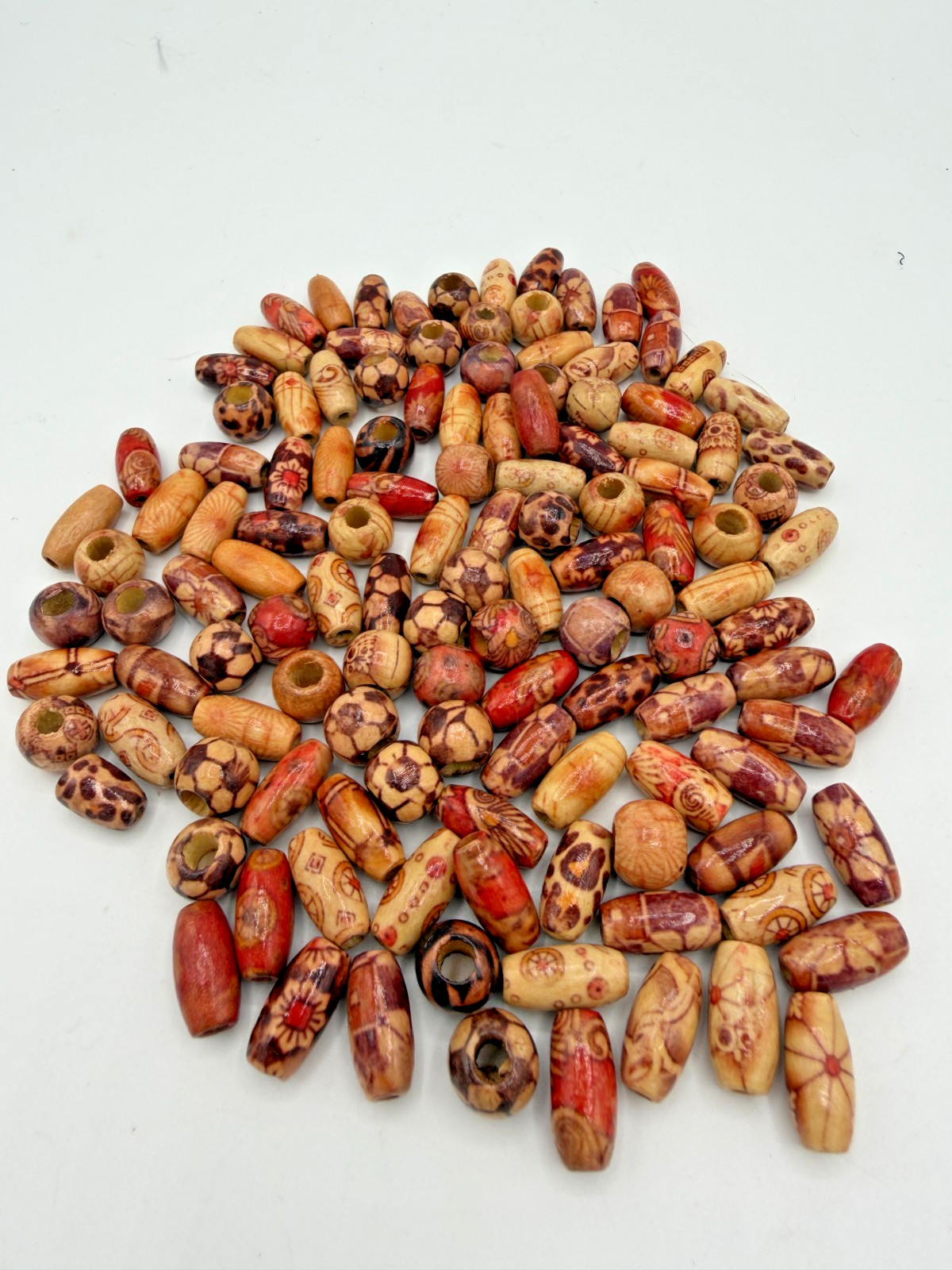 125 Printed Wooden beads – Red/brown – Various designs