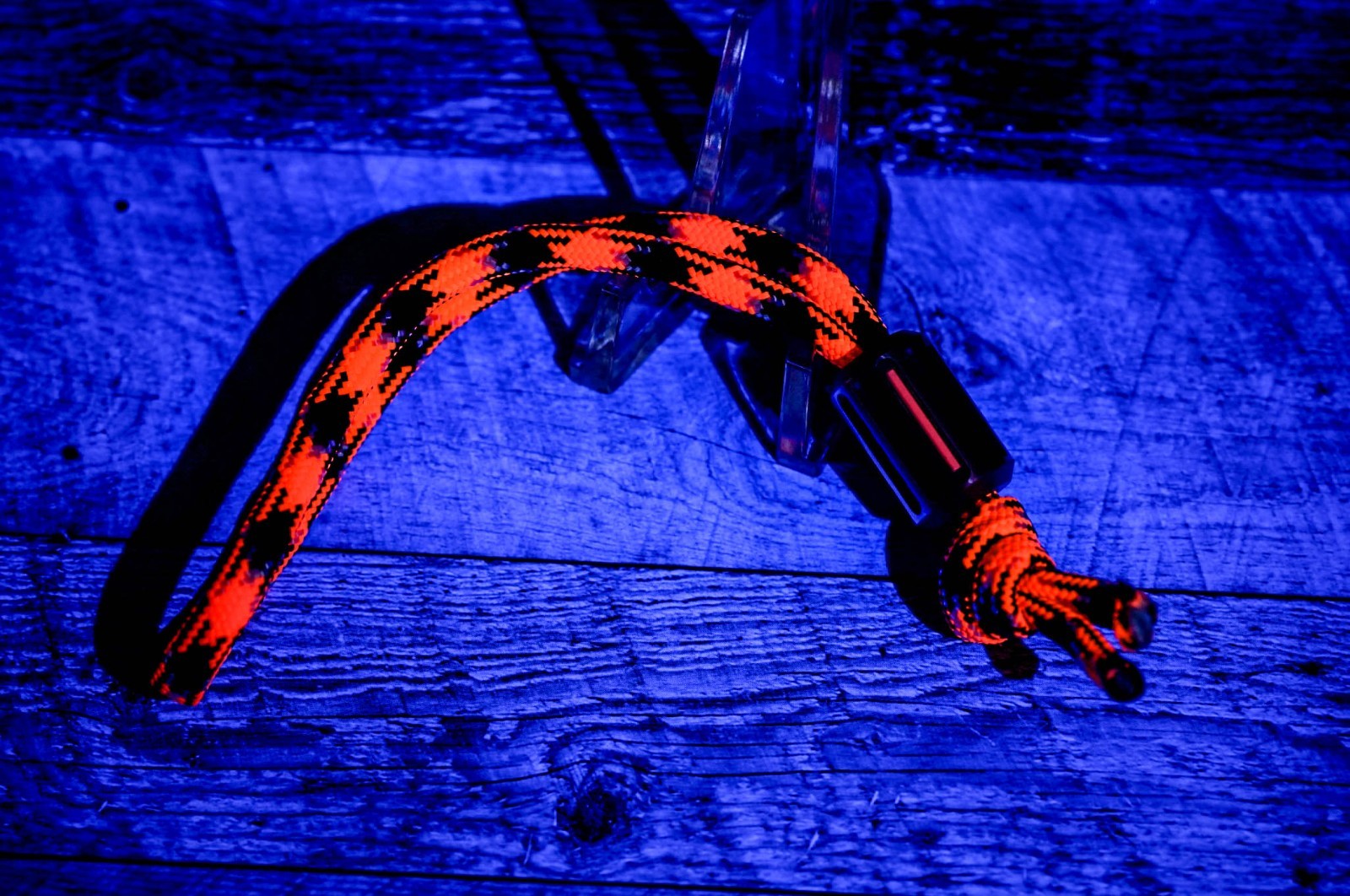 Berlin Ti Works Bead Bomb “V2” – Lanyard Bead, “Red Trit”, 2-tone Ano Titanium