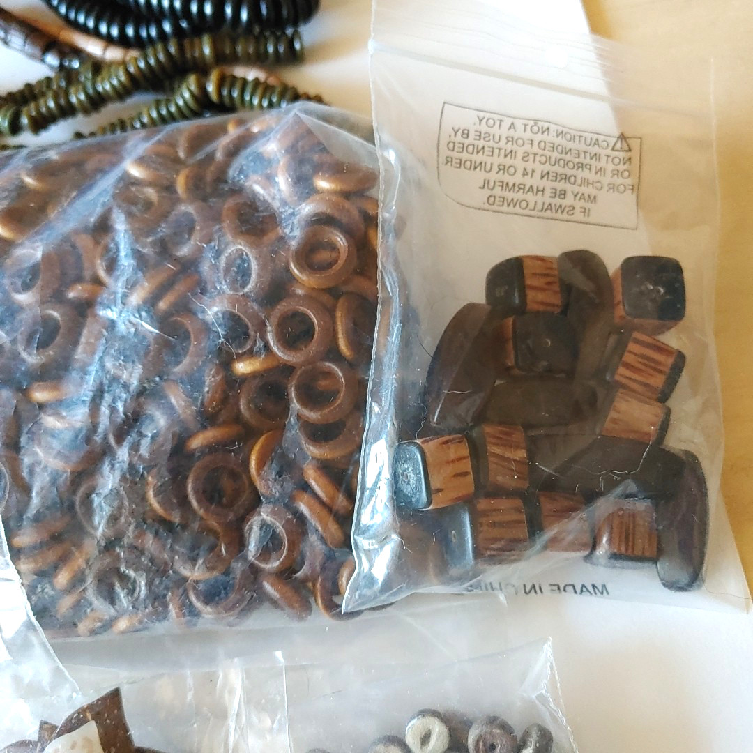 Large Lot Natural Beads Pendants Wood Bamboo Ceramic Nut Shell Glass Paper Stone