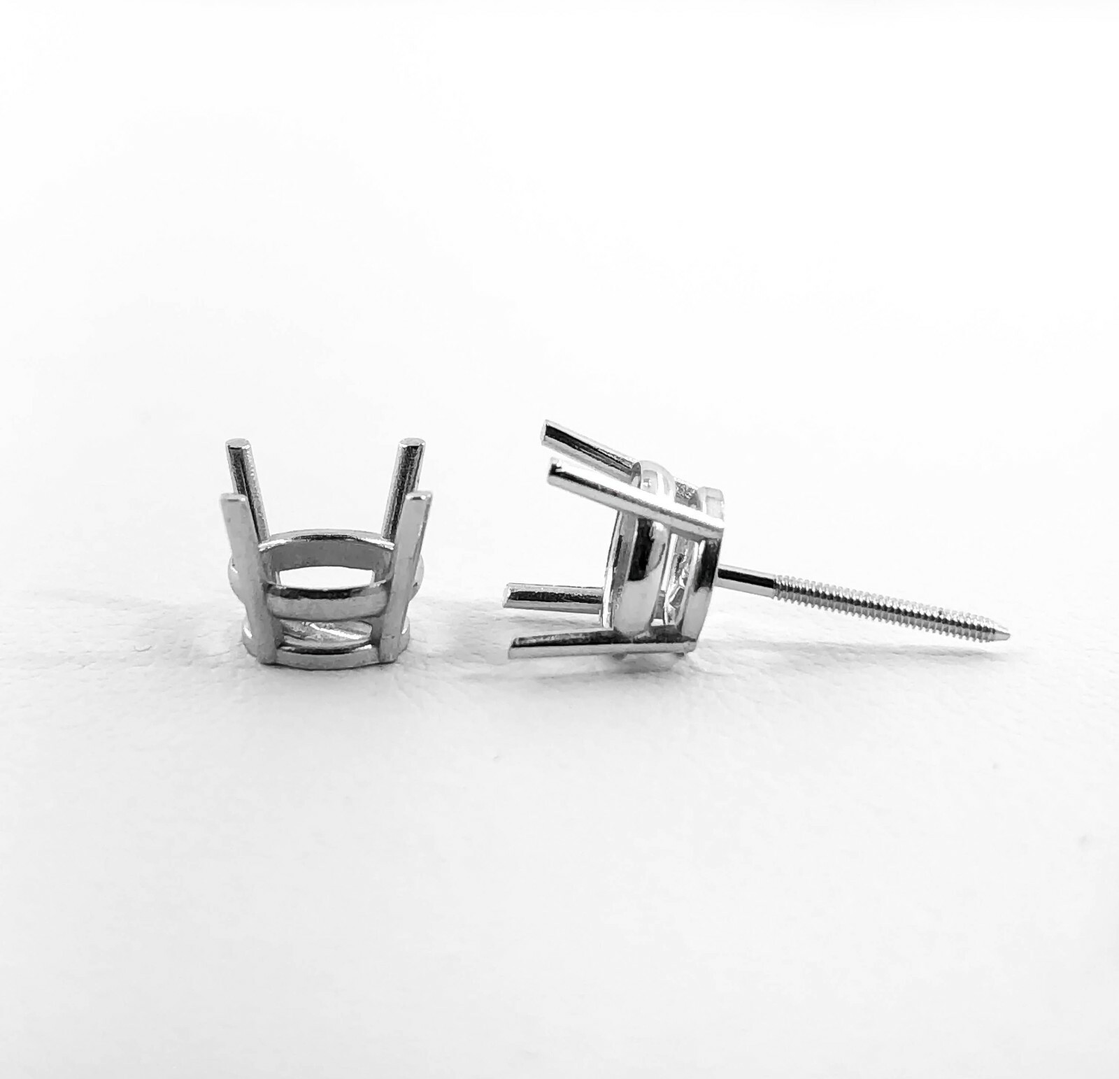950 Platinum Stud Earring Finding Mounting Setting Round 4-Prong Basket Screw