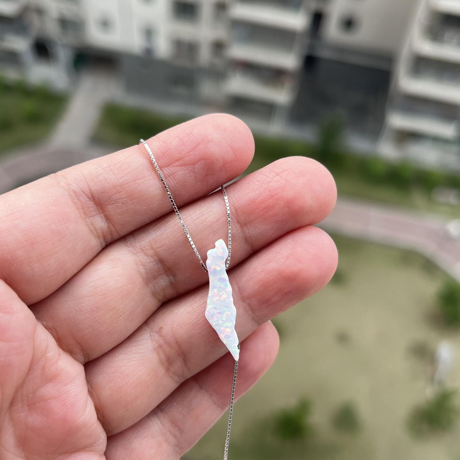 1pc Neck chain Israel Map high Quality White and Light Blue Synthetic Opal