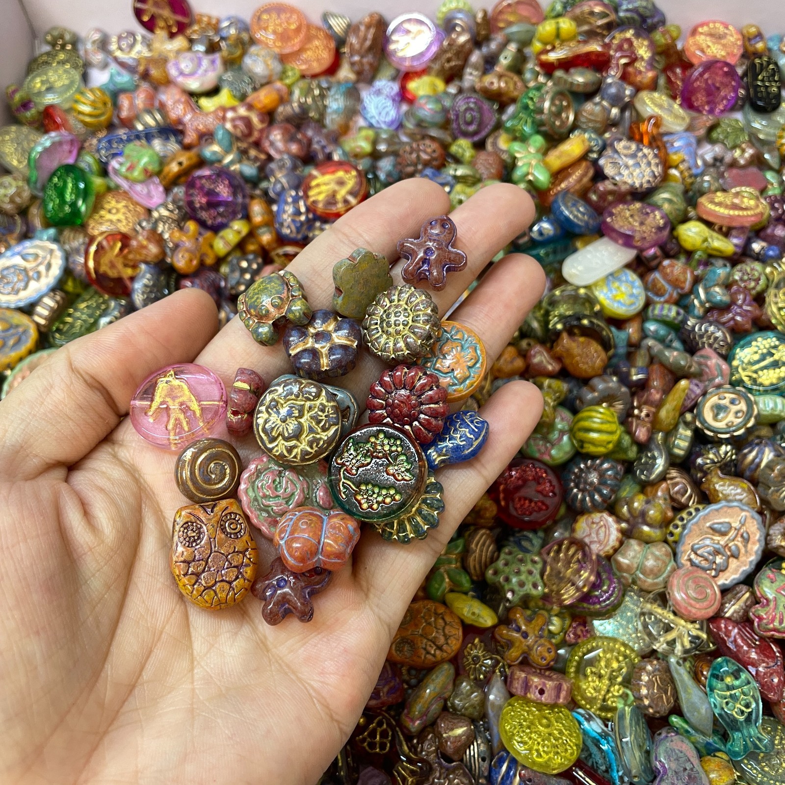 100g Glass beads lot jewelry making mix variety bead supplies Read Description