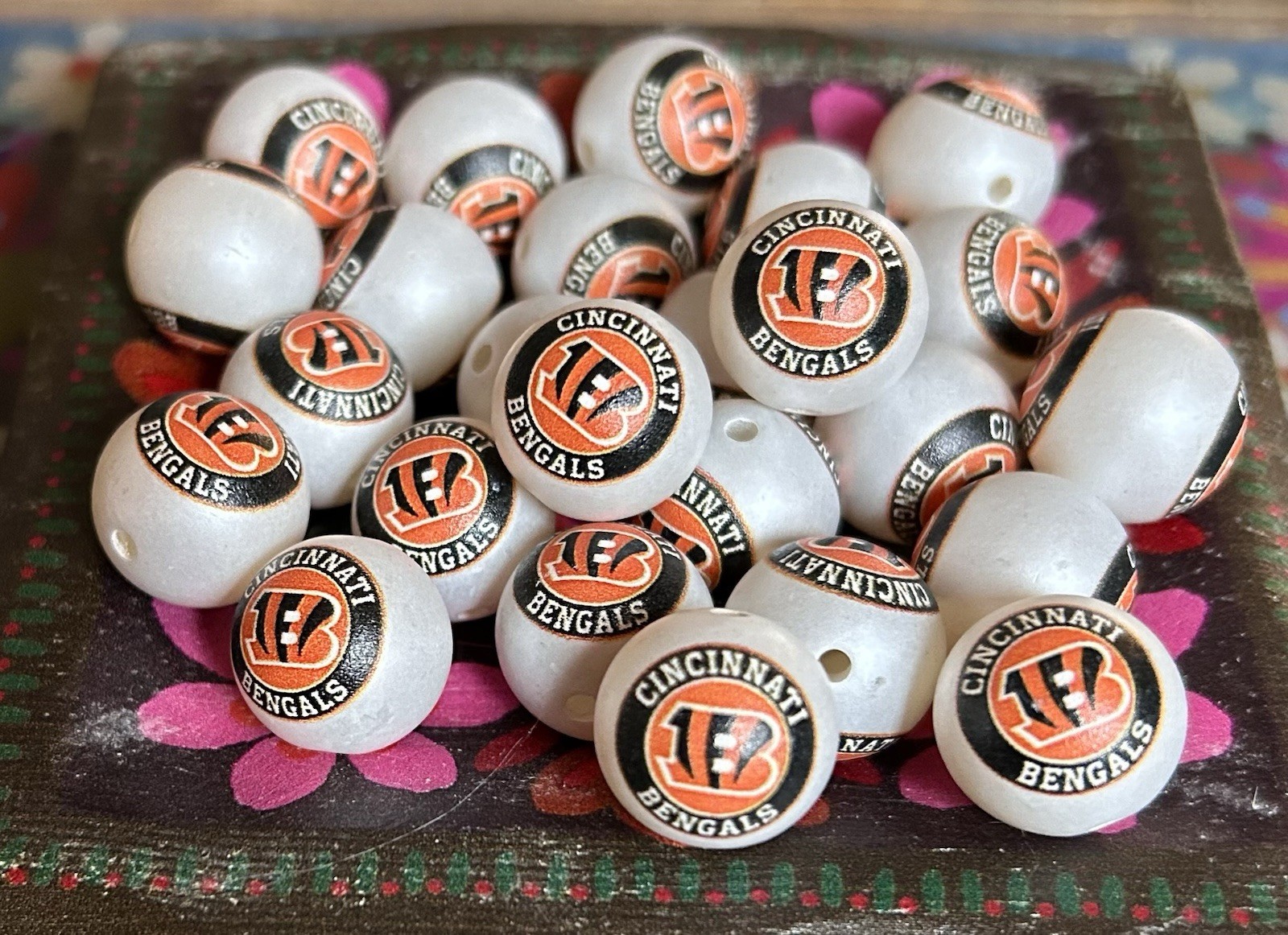 5 Piece CINCINNATI Acrylic Loose Focal Beads 16mm NEW Football Sports Beads
