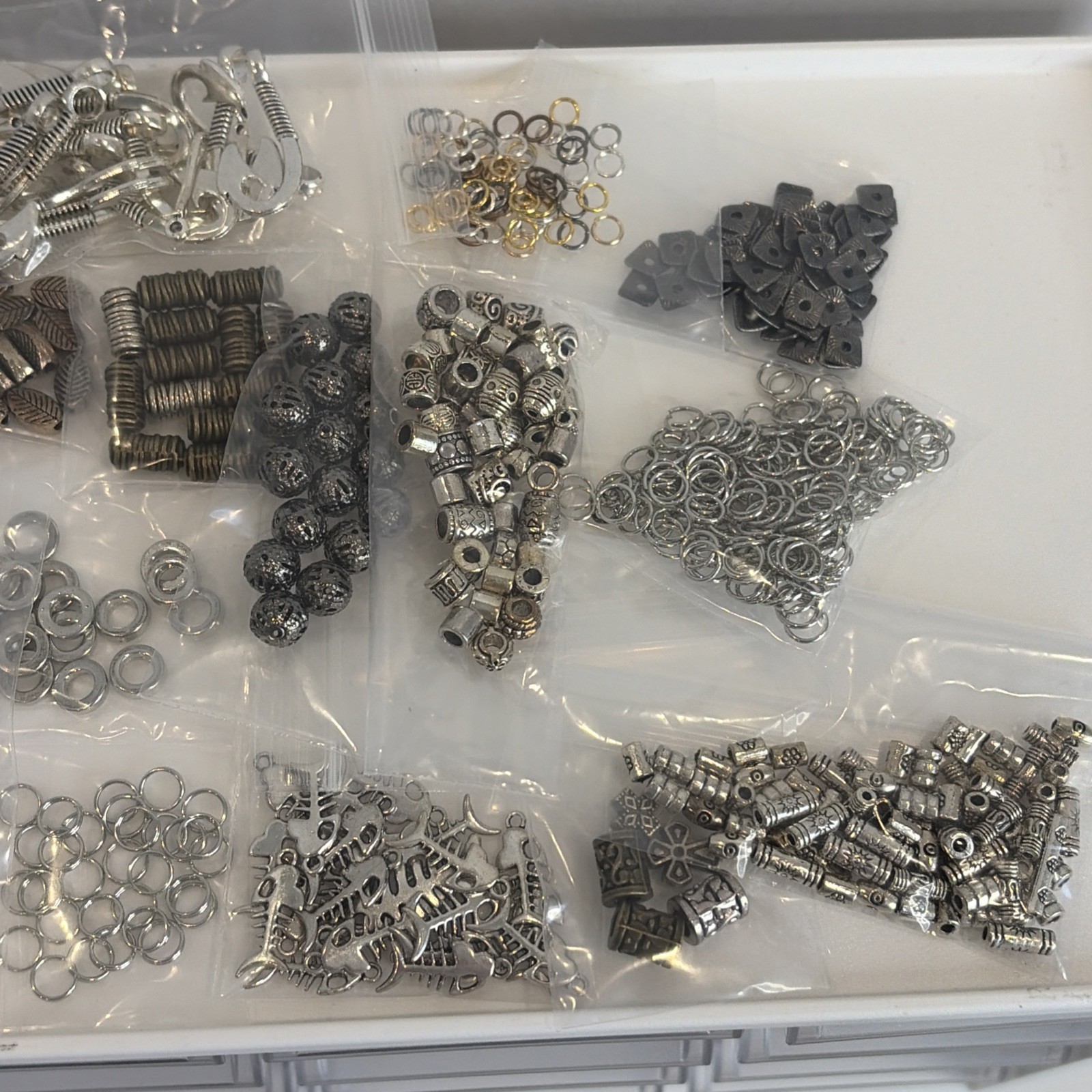 Men’s Jewelry Making Kit w/ Organizer – Stone Wood Beads Charms Paracord Elastic